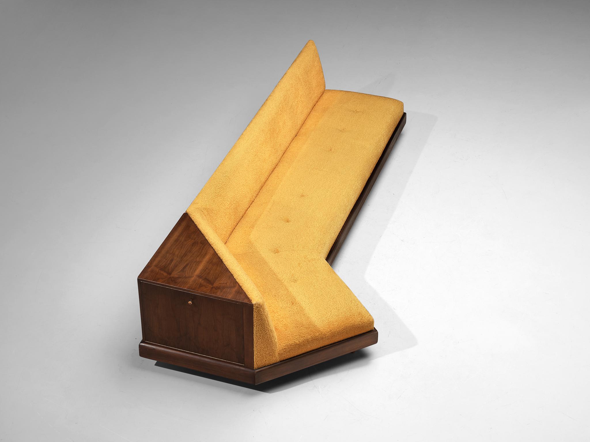 Adrian Pearsall, sofa, model '2167S', fabric, walnut, United States, 1960s

Beautiful sofa designed by Adrian Pearsall in the 1960s. This classic, soft shaped sofa has a distinctive feel and although it is modest and simplistic it also shows