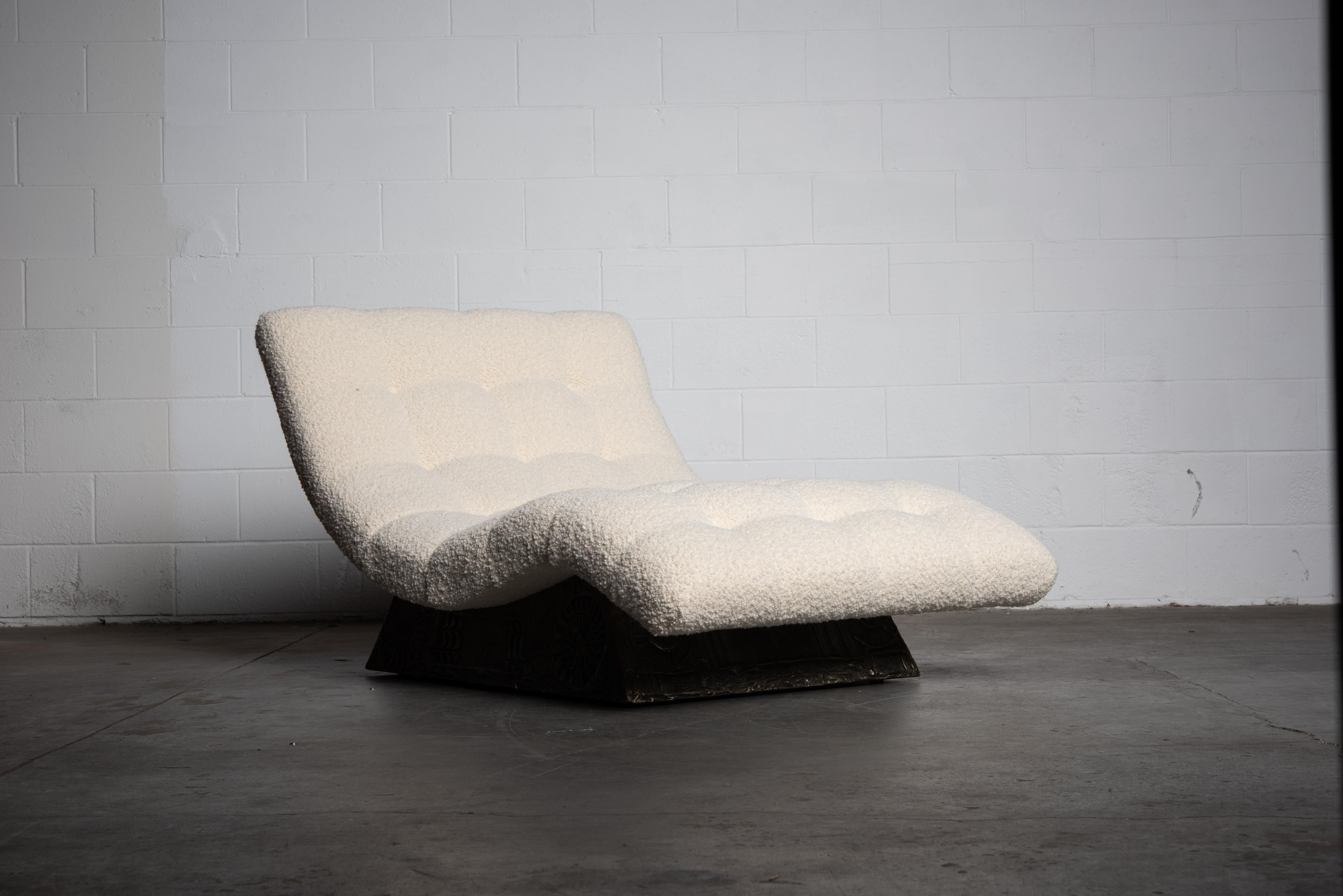 Adrian Pearsall Rare Brutalist 'Wave' Daybed in Alpaca Bouclé, 1960s, Signed In Excellent Condition In Los Angeles, CA