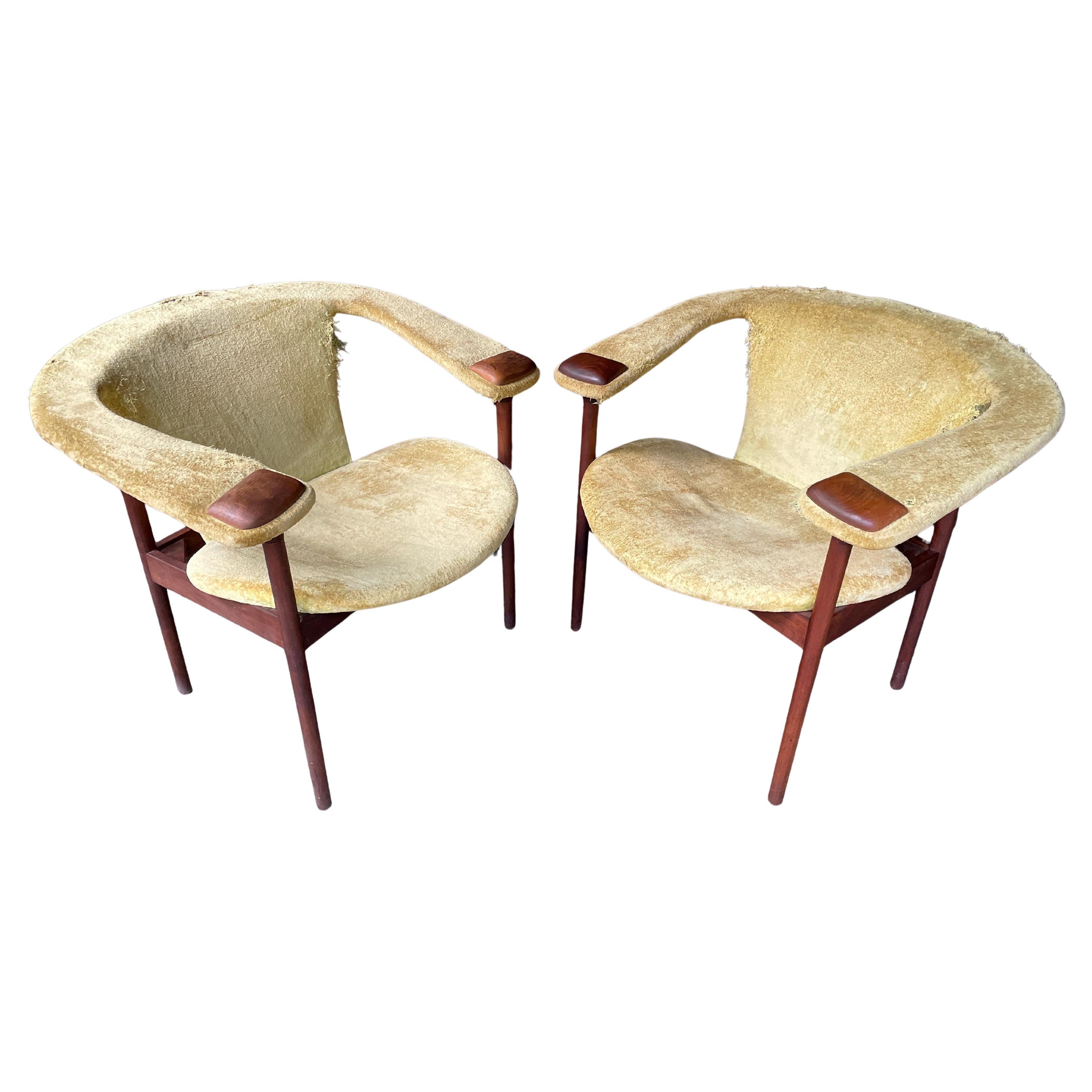 Paire de fauteuils de salon en noyer Adrian Pearsall, non restaurés