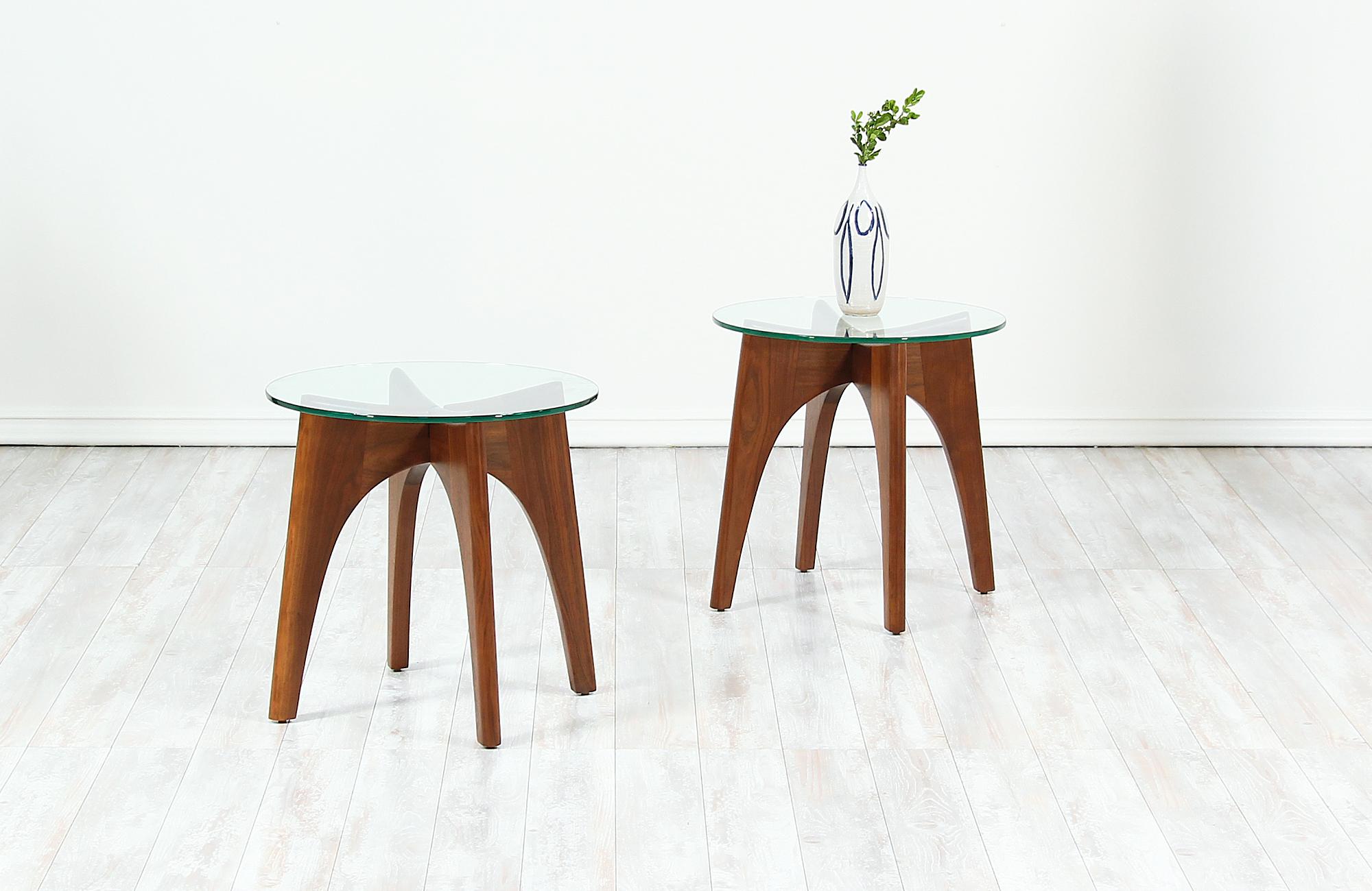 Adrian Pearsall Sculpted Walnut Side Tables for Craft Associates In Excellent Condition In Los Angeles, CA