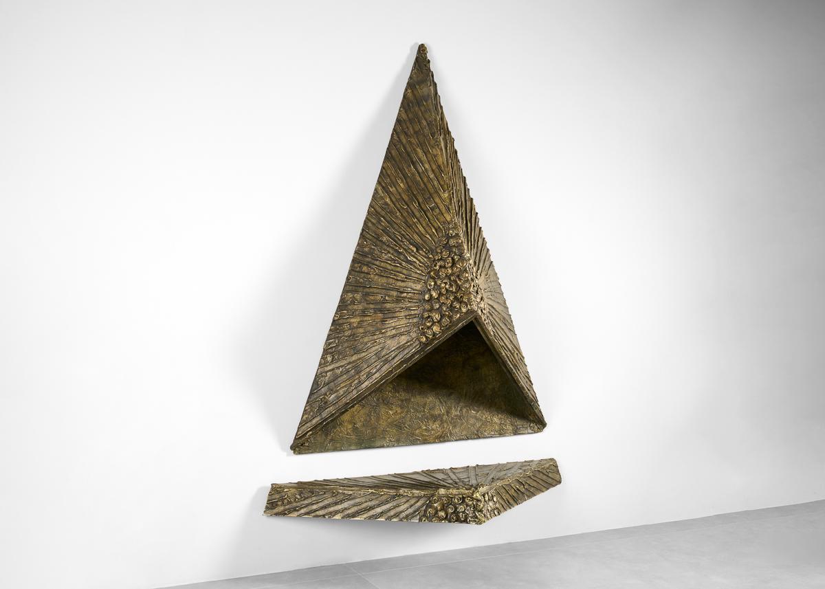 Adrian Pearsall, Chimenea escultórica de resina, EE.UU., hacia 1970 Estadounidense en venta