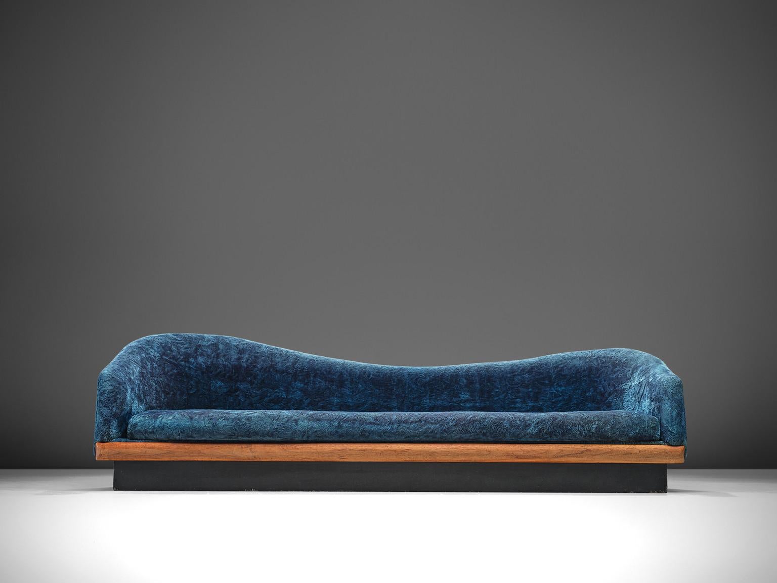 Fin du 20e siècle Adrian Pearsall Canapé 'Cloud' en noyer et tapisserie bleu marine en vente
