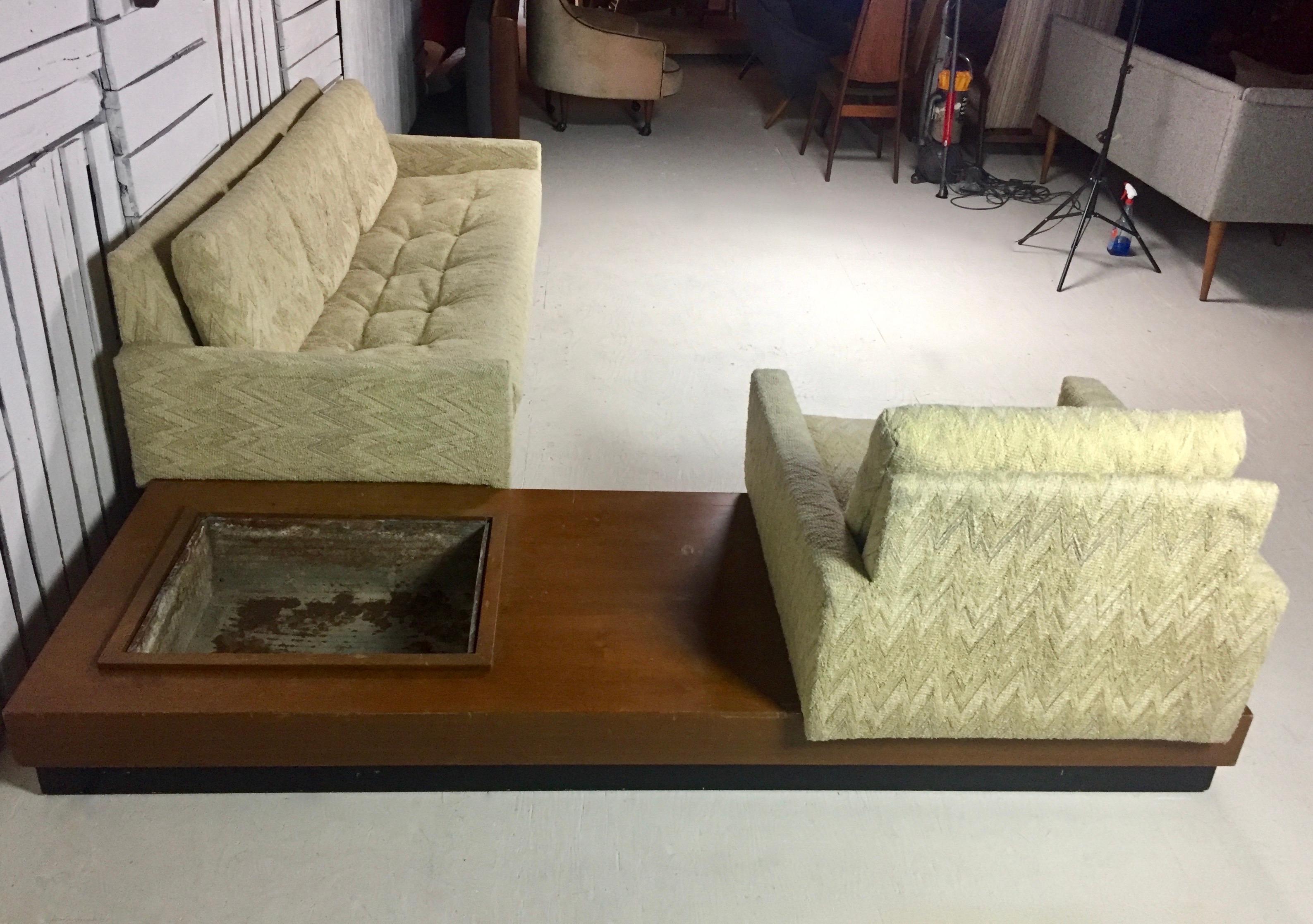 Adrian Pearsall Sectional Sofa In Fair Condition In West Hartford, CT