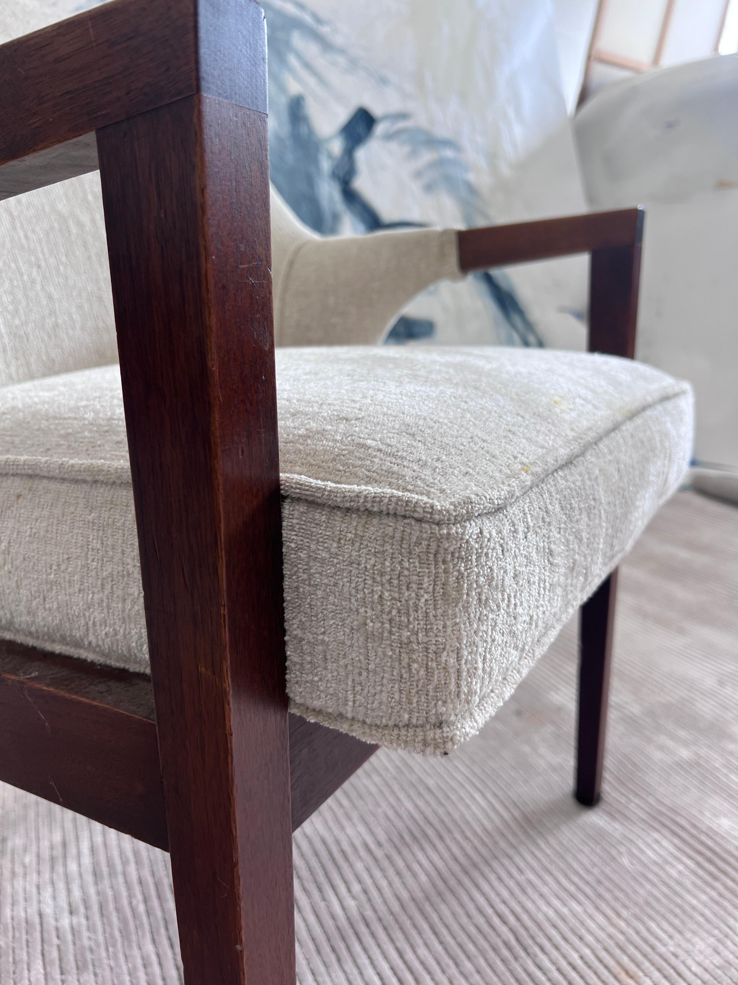 Adrian Pearsall style 1960s Walnut and Ivory fabric lounge chair For Sale 2
