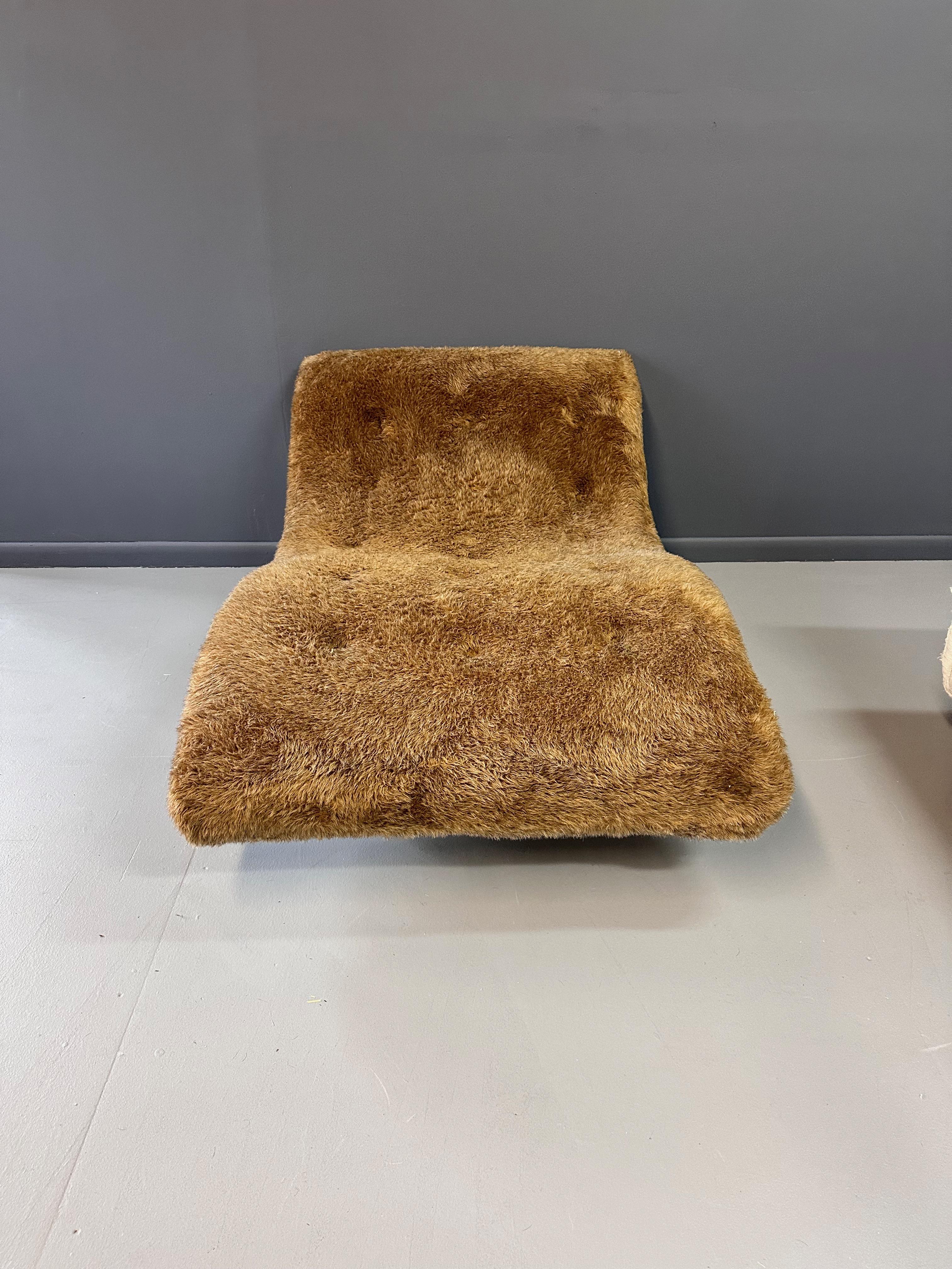 Adrian Pearsall Style 1970s Wave Lounge Chair in a Fun Faux Fur Mid Century In Good Condition For Sale In Philadelphia, PA