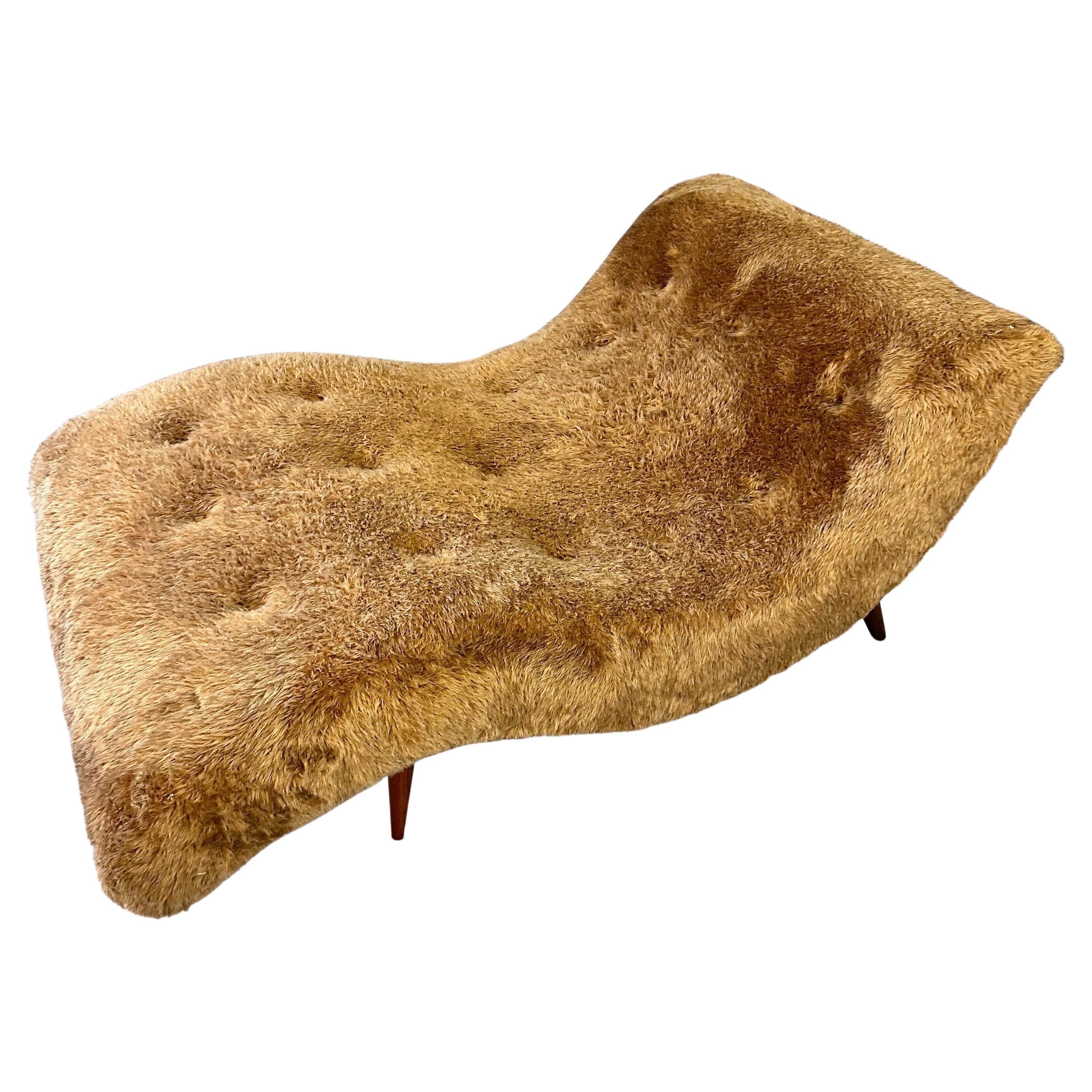 Adrian Pearsall Style 1970 Wave Lounge Chair en fausse fourrure Mid Century en vente