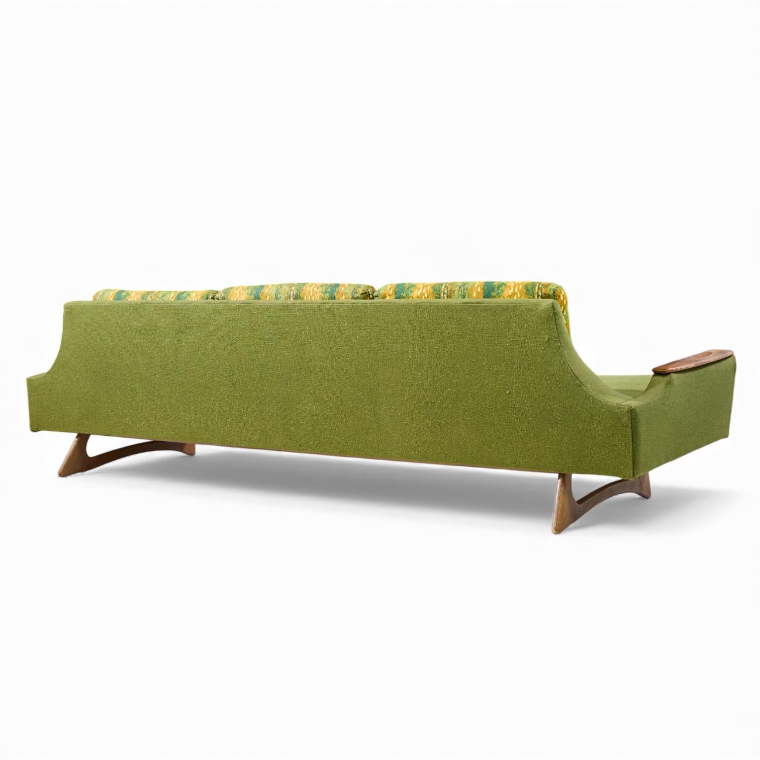 Adrian Pearsall Style Kroehler American Leisure Mid Century Sofa Walnut Sofa en vente 1