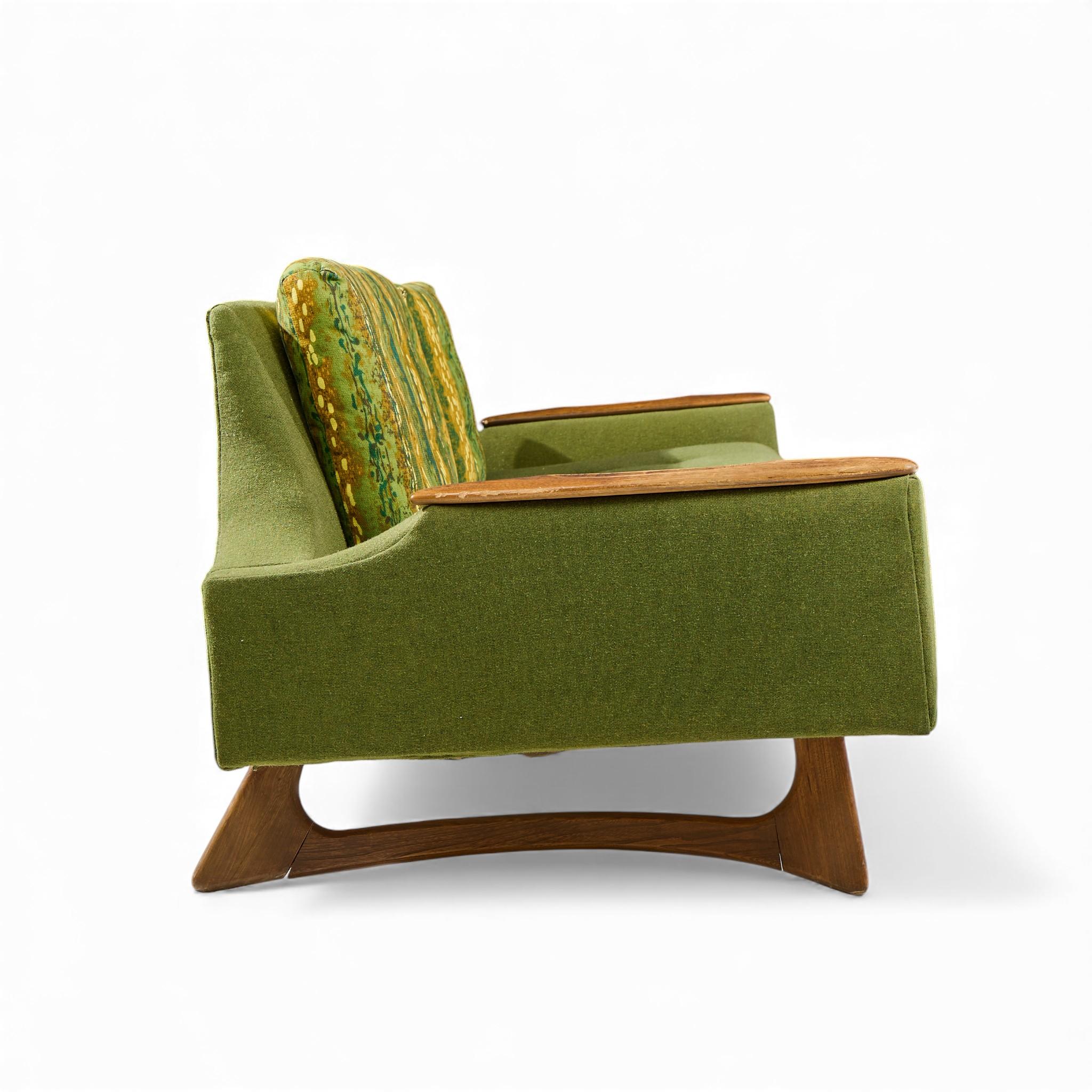 Adrian Pearsall Style Kroehler American Leisure Mid Century Sofa Walnut Sofa en vente 2