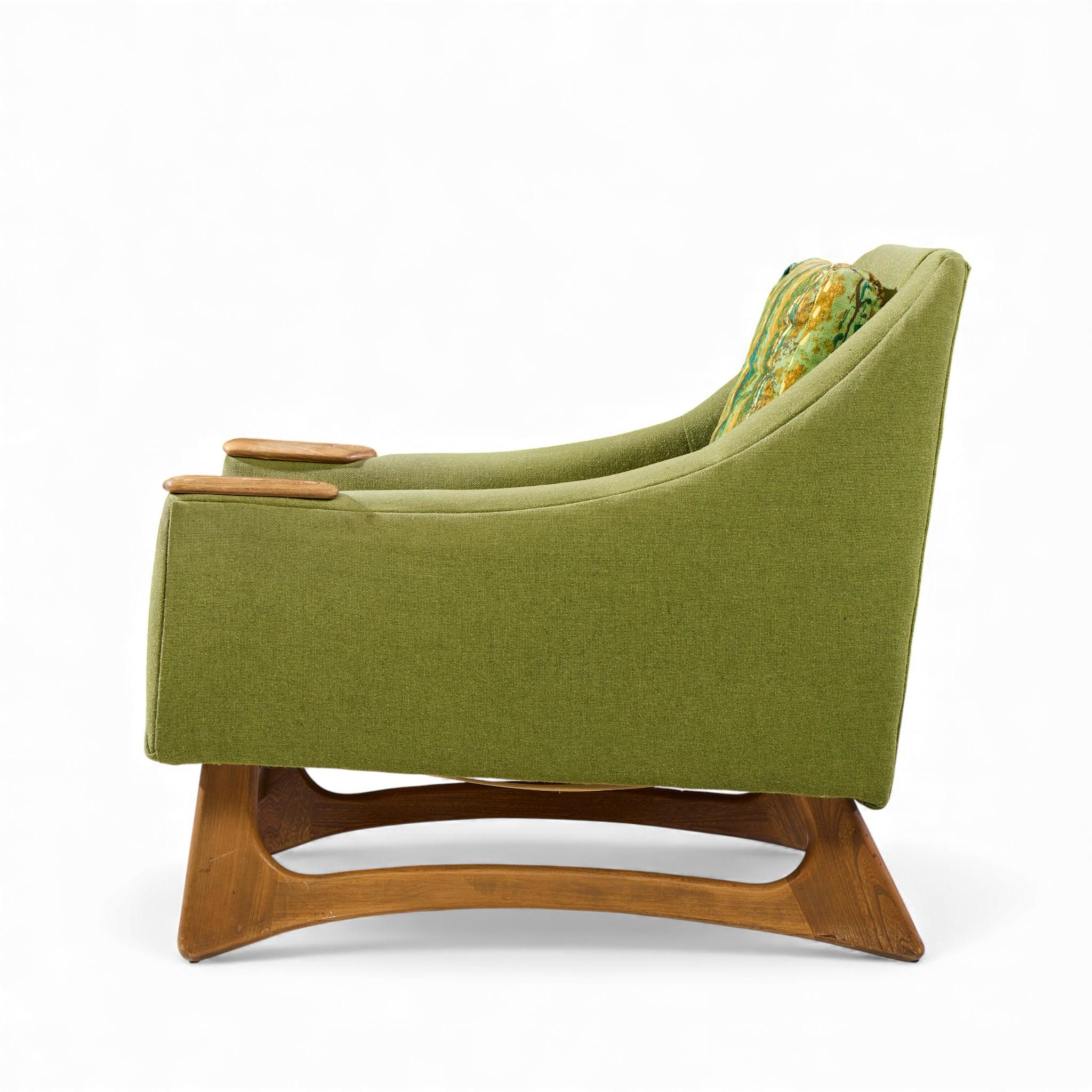 Adrian Pearsall Style Kroehler American Leisure Walnut Lounge Chairs - Pair im Angebot 1