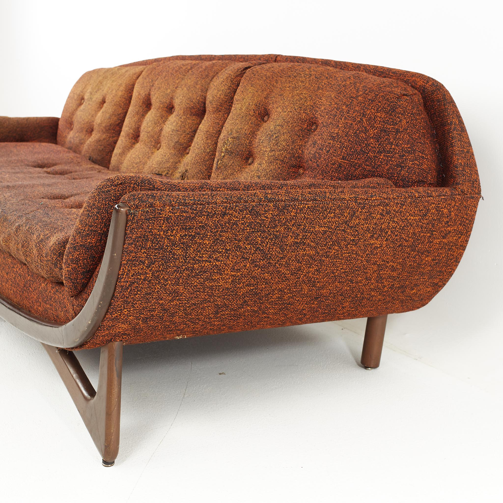 Adrian Pearsall Style Kroehler Mid Century Walnut Gondola Sofa In Good Condition In Countryside, IL