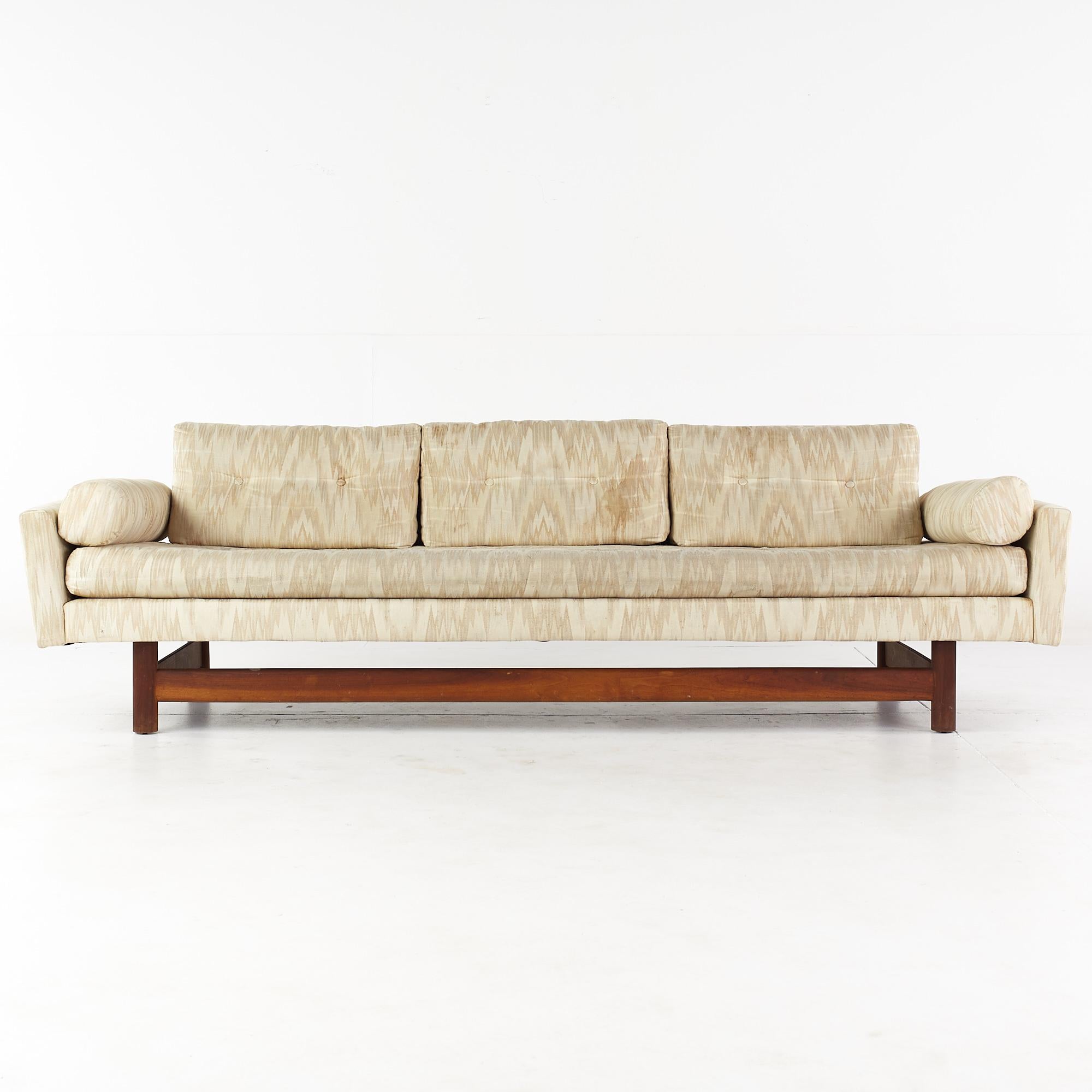 Adrian Pearsall Style Mid Century gondola sofa

This sofa measures: 88 wide x 33 deep x 26.5 inches high, with a seat height of 16 and arm height of 20 inches

Ready for new upholstery. This service is available for an additional fee.

All