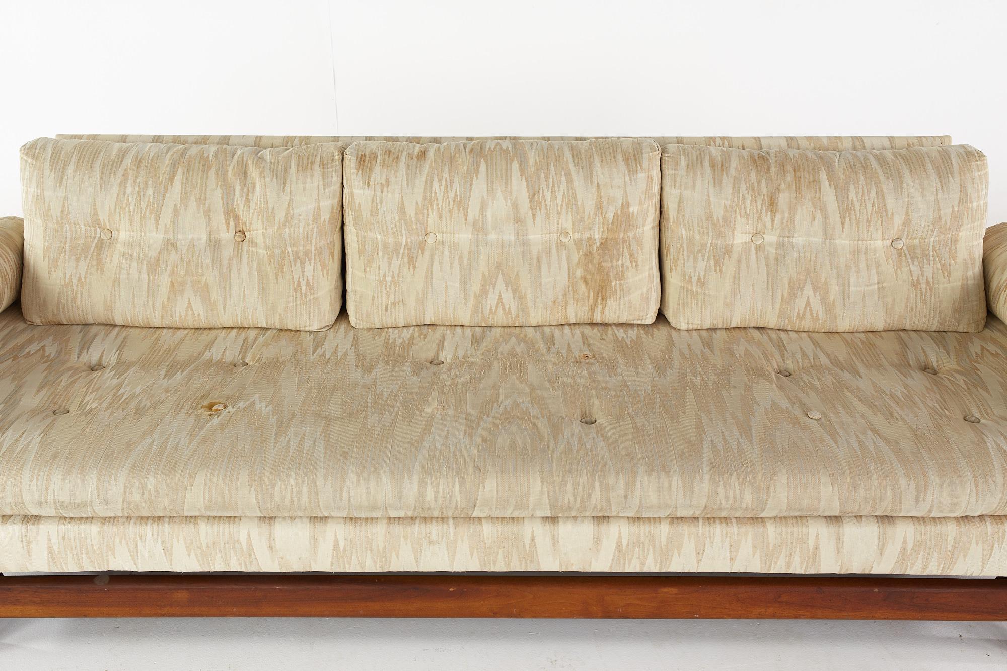 Adrian Pearsall Style Mid Century Gondola Sofa In Good Condition For Sale In Countryside, IL