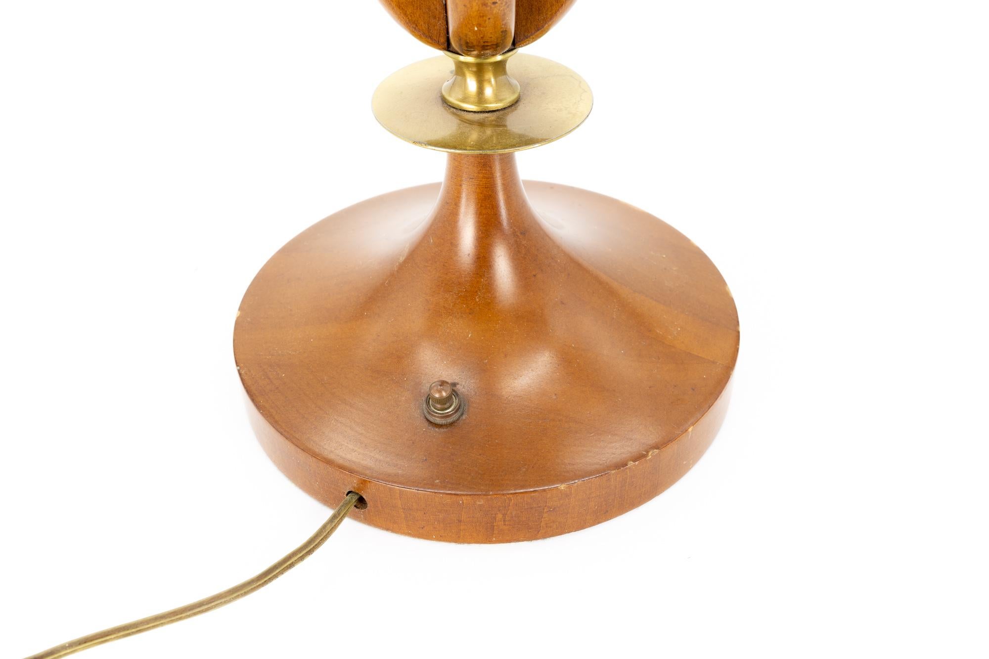 Adrian Pearsall Style Mid Century Walnut and Brass Table Lamp For Sale 2