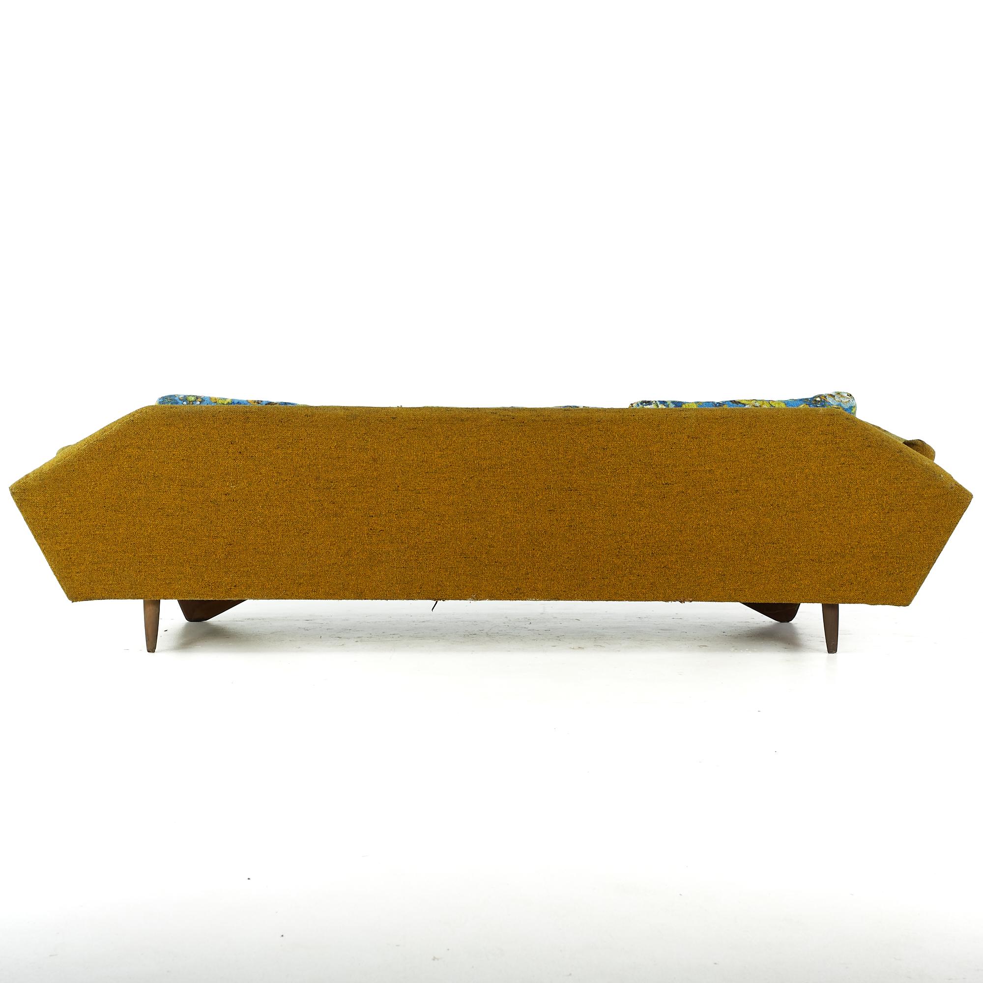 Adrian Pearsall Style Midcentury Walnut Gondola Sofa In Good Condition For Sale In Countryside, IL