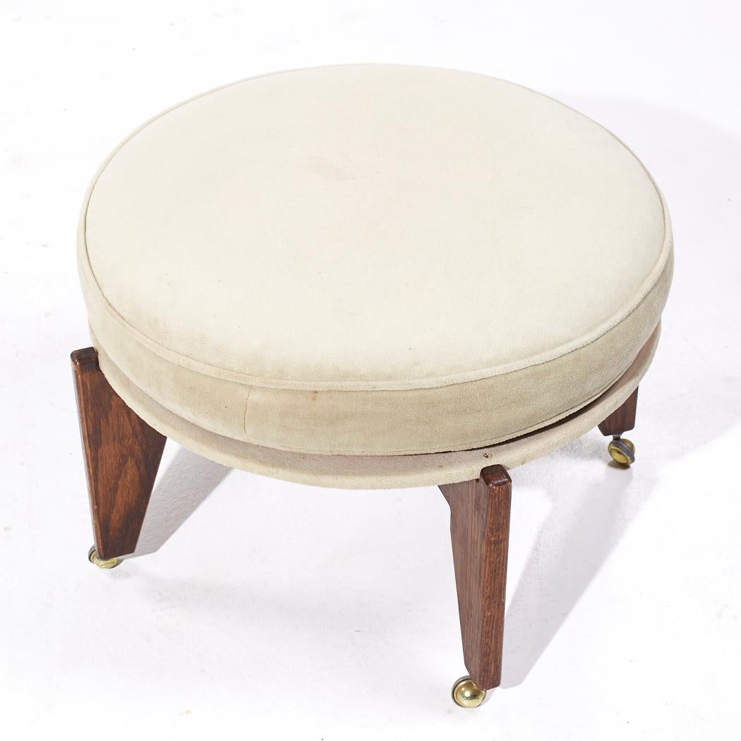 Adrian Pearsall Style Mid Century Ottoman en noyer en vente 1