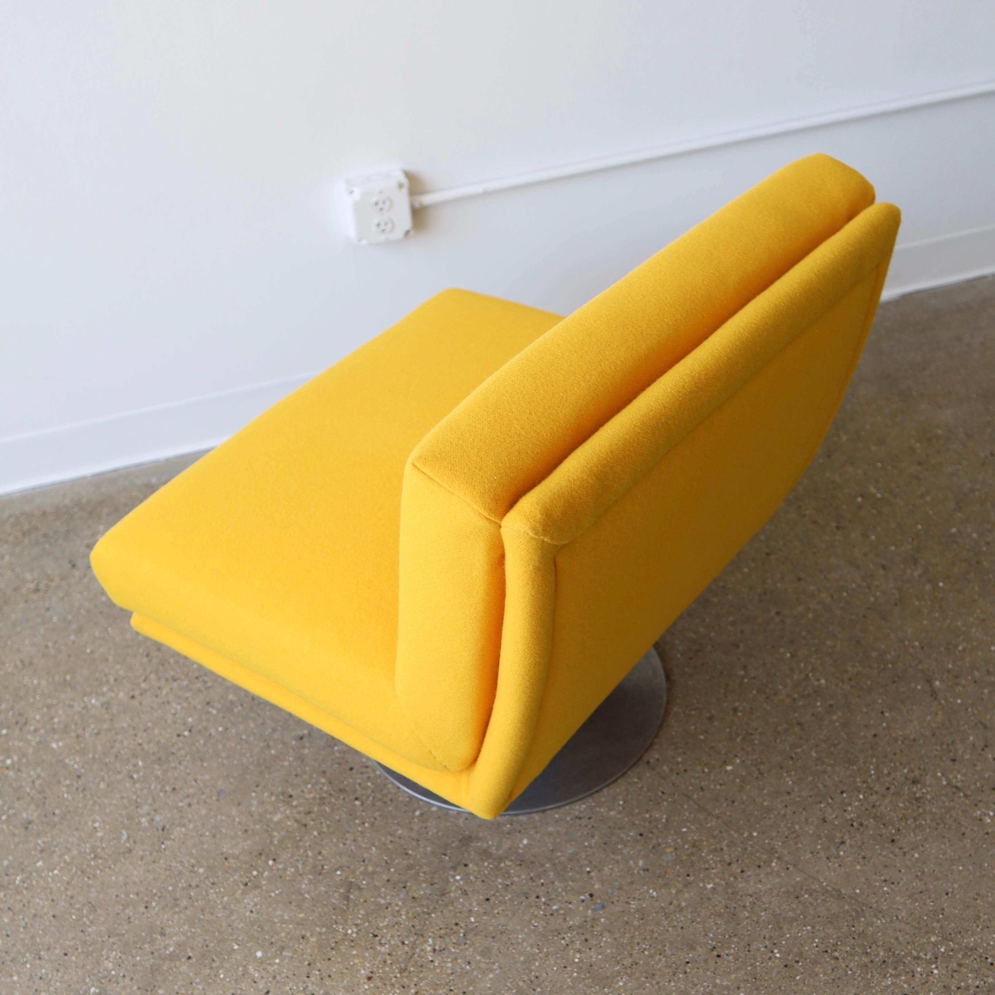 Américain Chaise pivotante Adrian Pearsall en vente