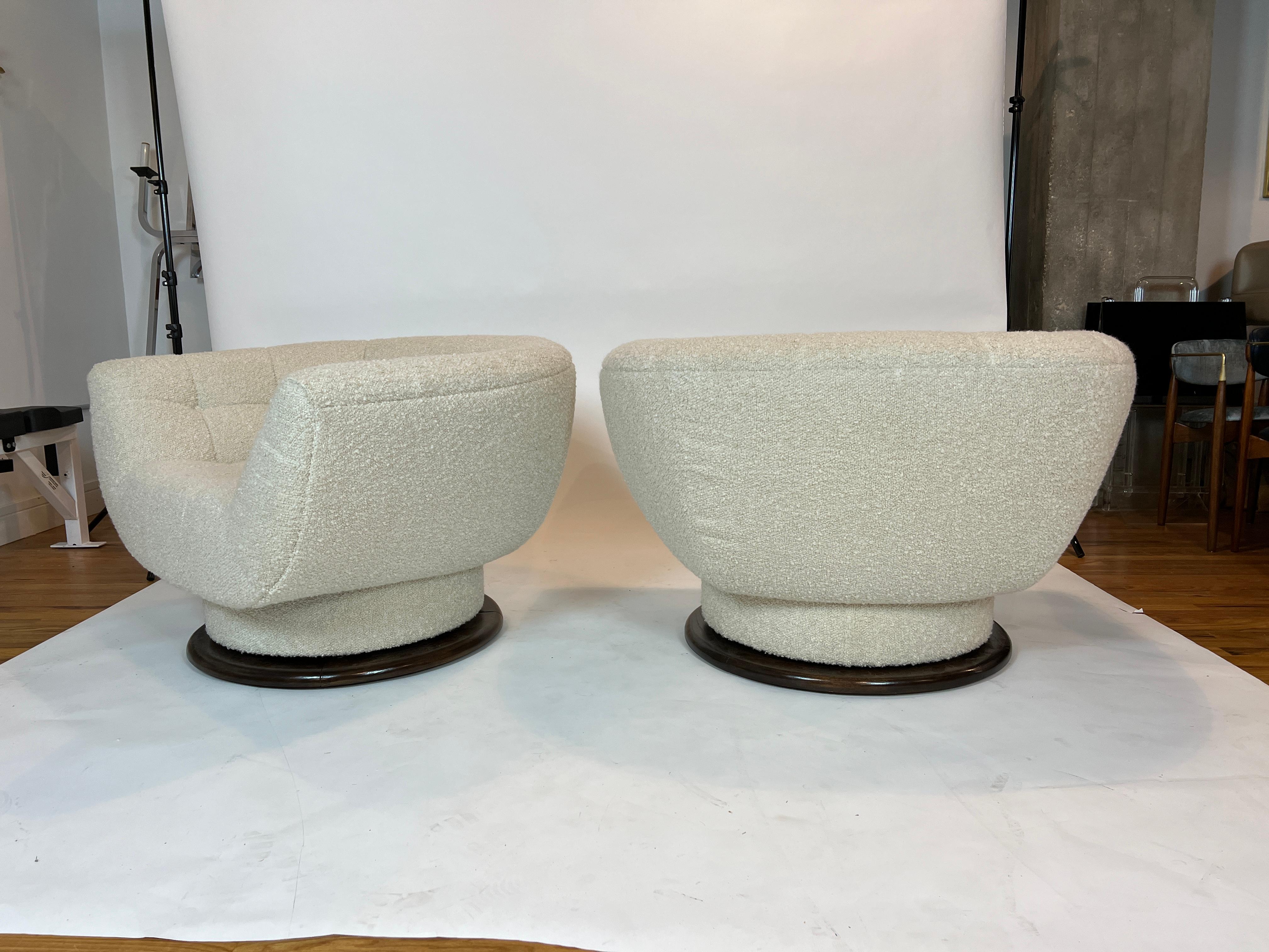 Swivel Chairs attributed to Adrian Pearsall for Craft Associates In Excellent Condition In Chicago, IL