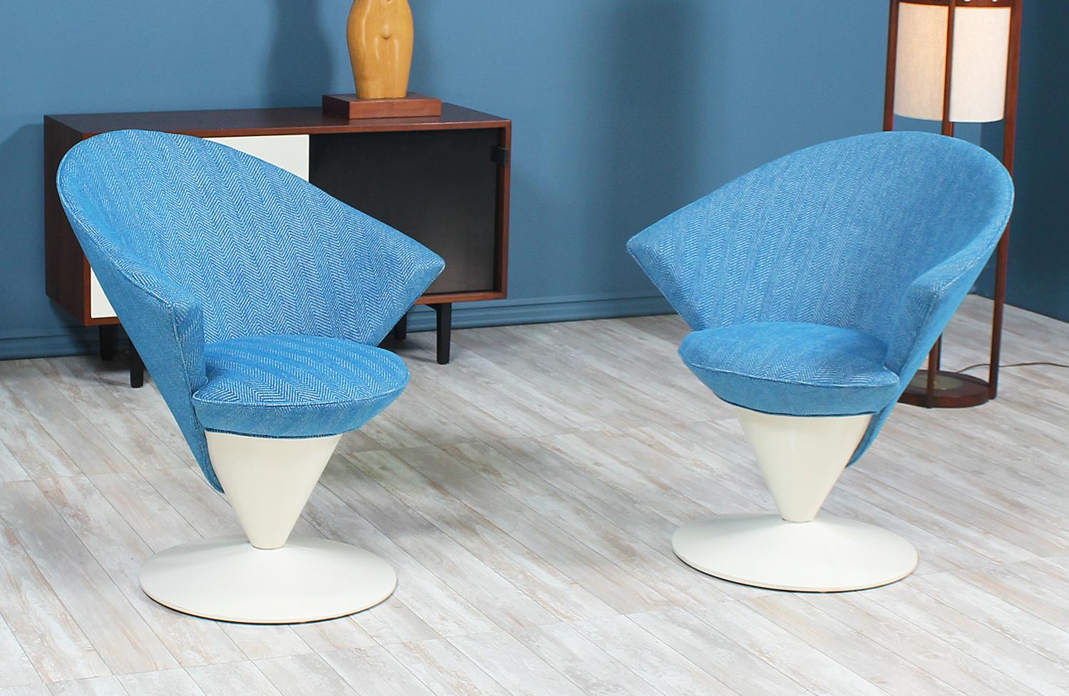 Adrian Pearsall Swivel “Cone” Chairs for Craft Associates In Excellent Condition In Los Angeles, CA
