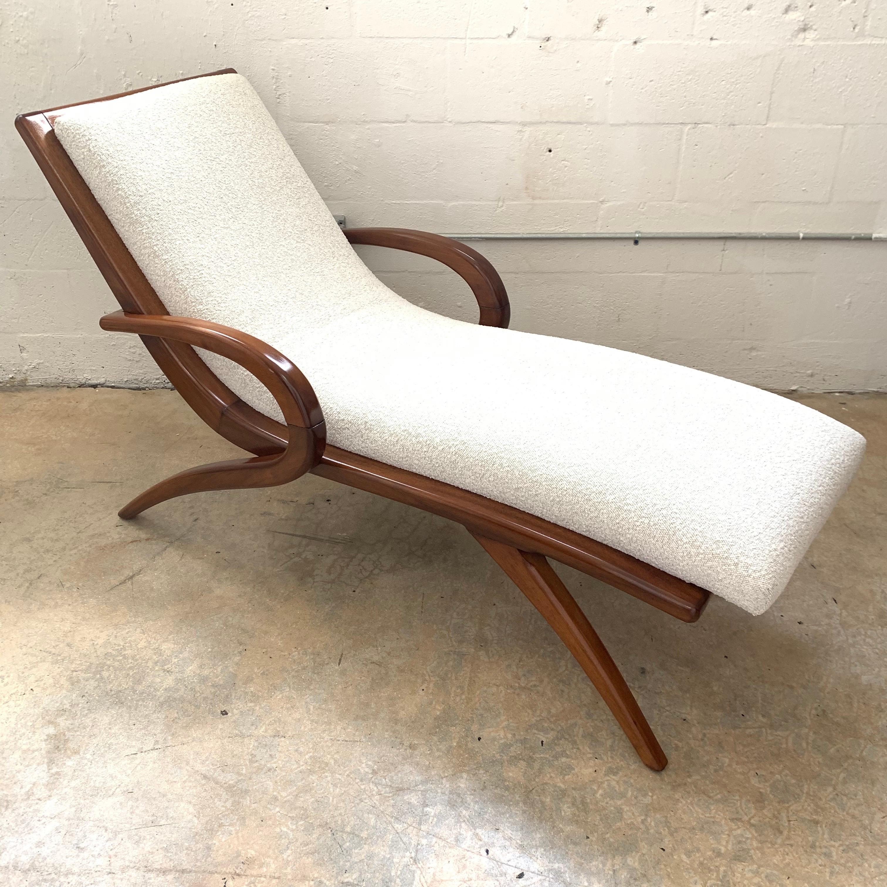 Adrian Pearsall Walnut and Boucle Wave Chaise Lounge, USA, 1960s In Good Condition In Miami, FL