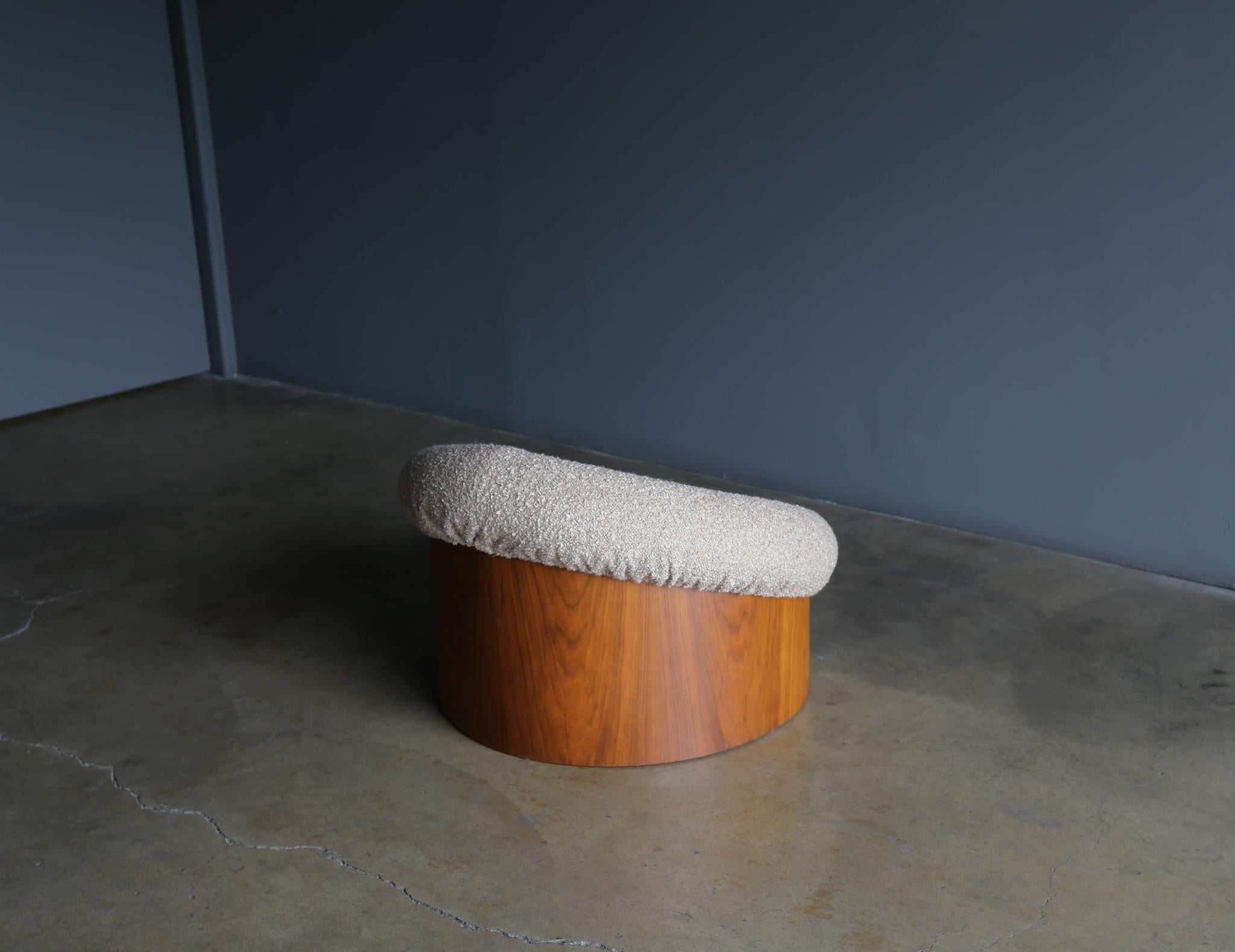 Adrian Pearsall Walnut Drum Chair for Craft Associates, circa 1970 3