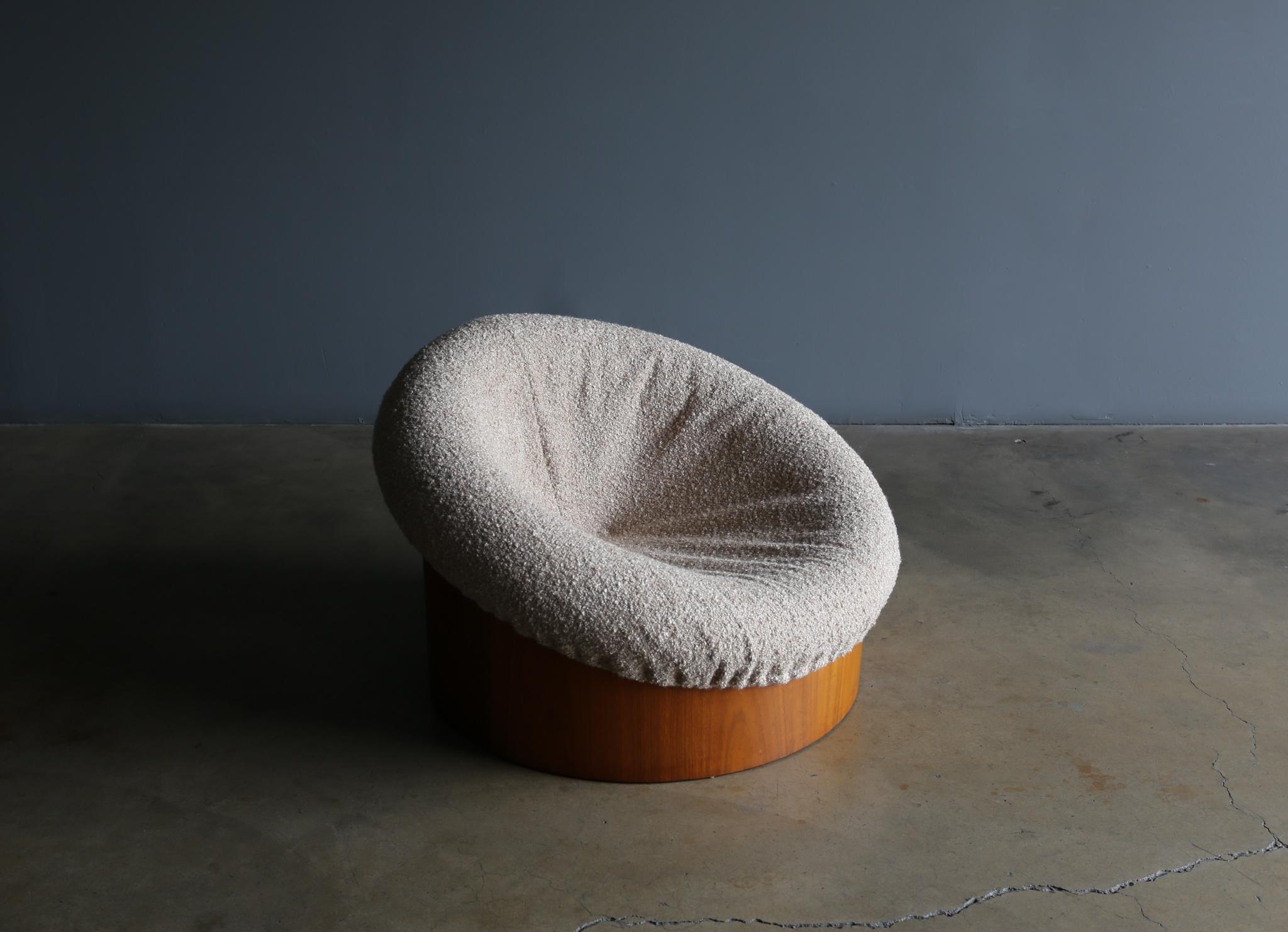 Adrian Pearsall Walnut Drum Chair for Craft Associates, circa 1970.