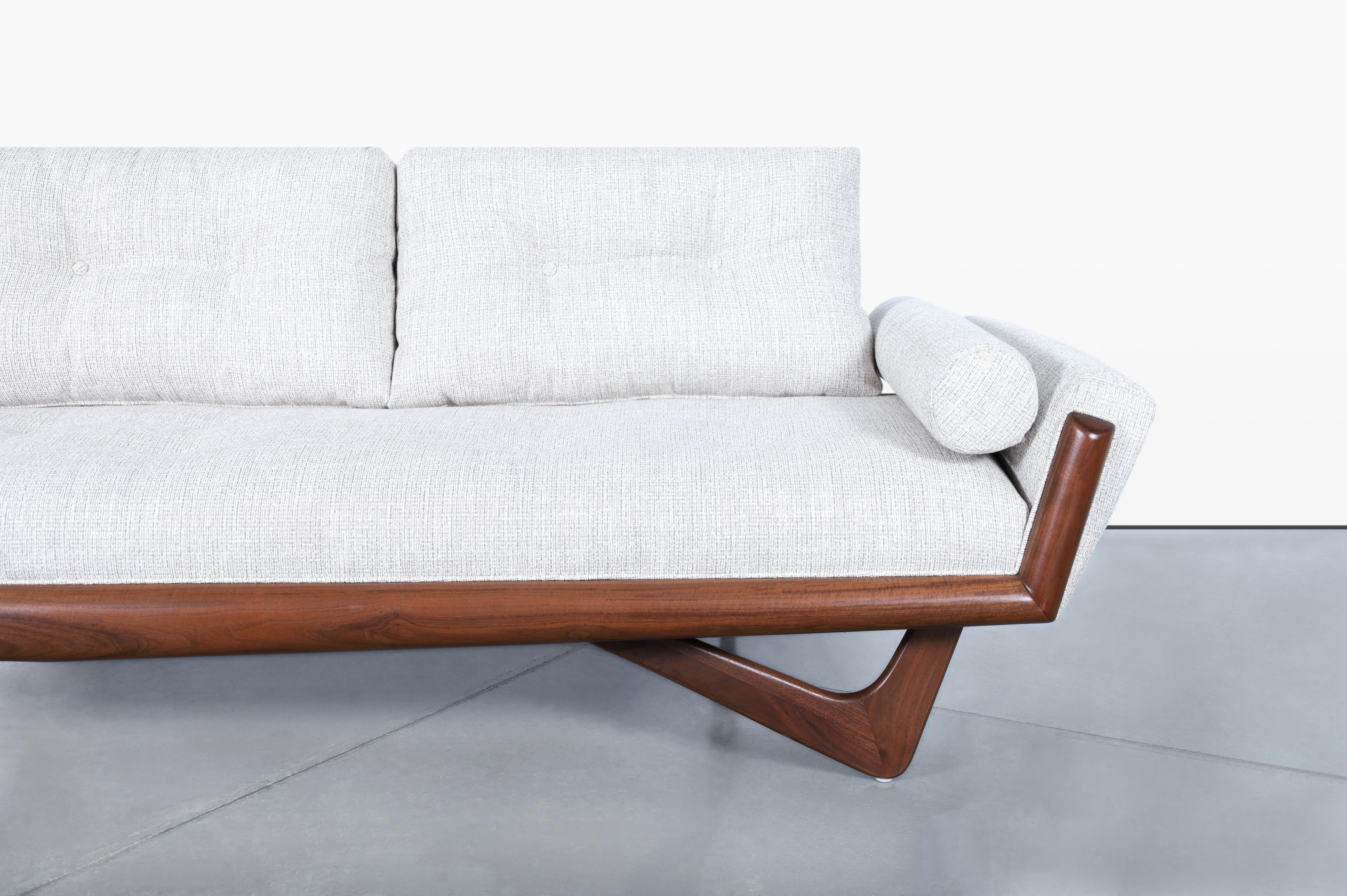Adrian Pearsall Walnut “Gondola” Sofa for Craft Associates For Sale 1