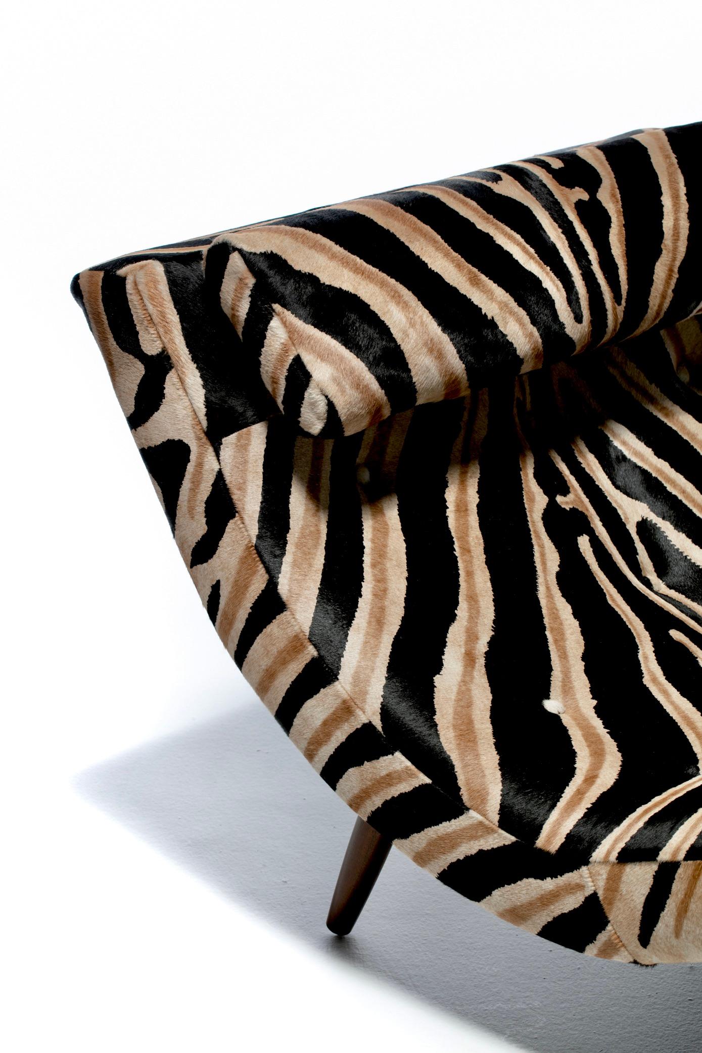 Adrian Pearsall Wave Chaise mit Zebradruck und Rindslederpolsterung (Moderne der Mitte des Jahrhunderts) im Angebot