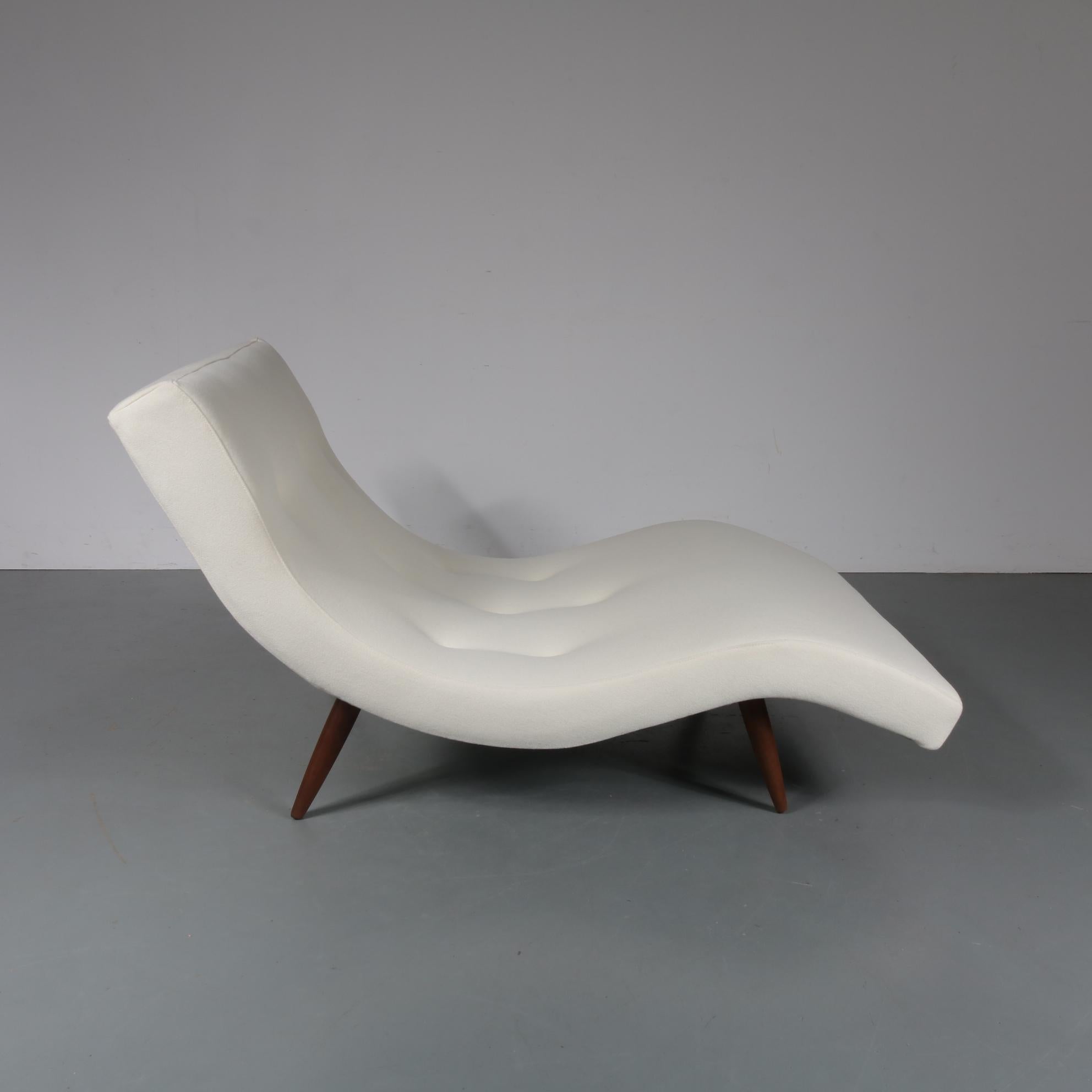 wave chaise