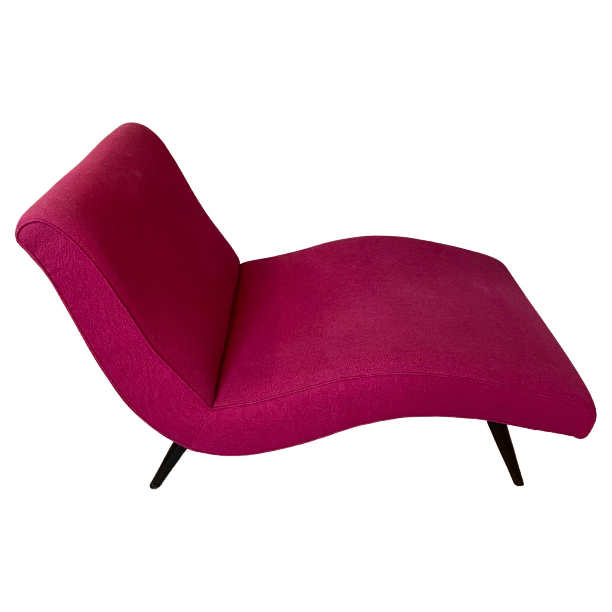 The Adrian Pearsall Wave Chaise Lounge, originating from the 1970s and designed for Craft Associates, has recently been reupholstered using Knoll fabric. This chaise lounge is recognized for its iconic design.

Adrian Pearsall, who lived from 1925