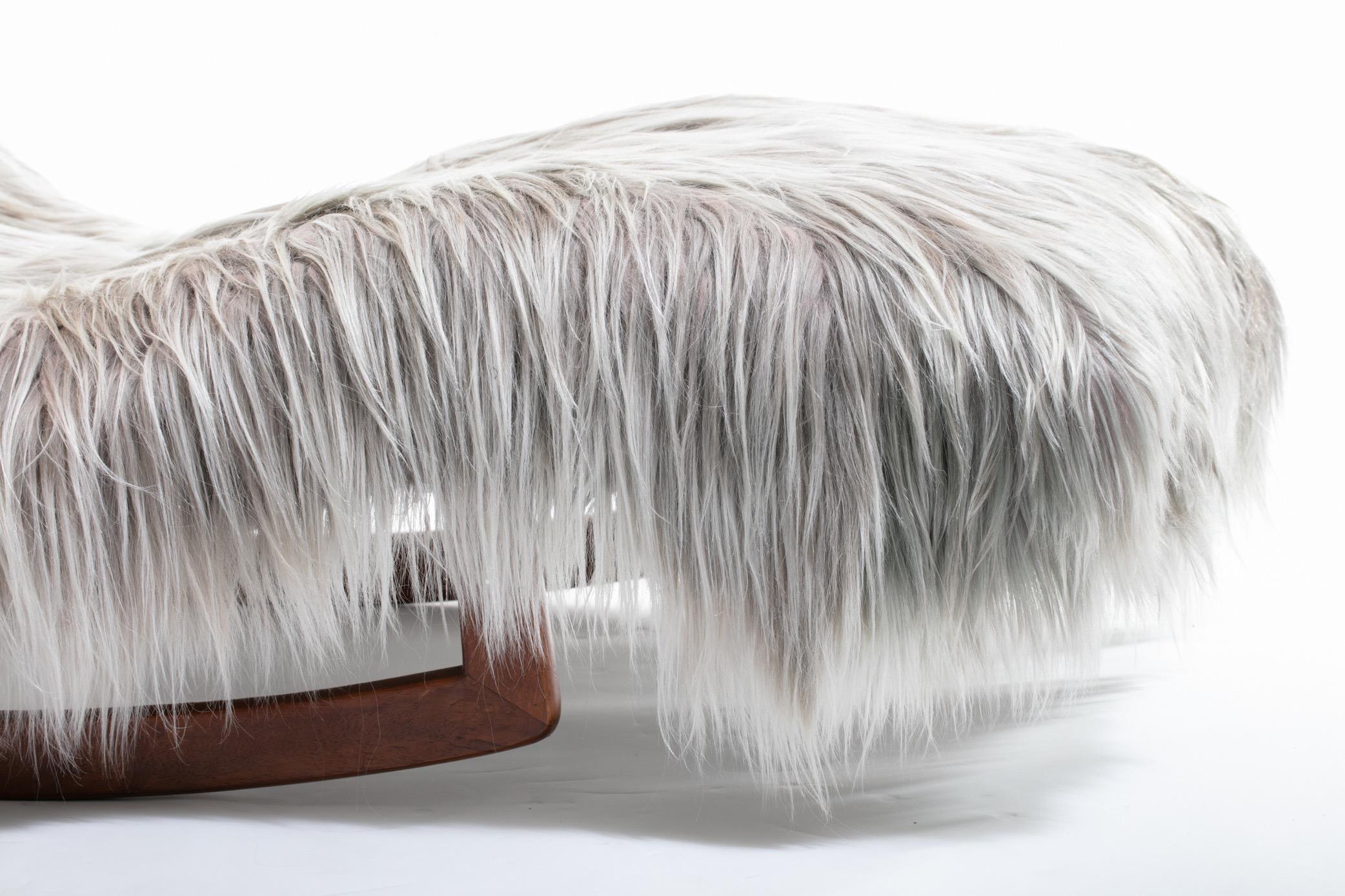Vintage Adrian Pearsall Style Wave Rocking Chaise in Silber lange Haare Ziege Pelz (Ende des 20. Jahrhunderts)