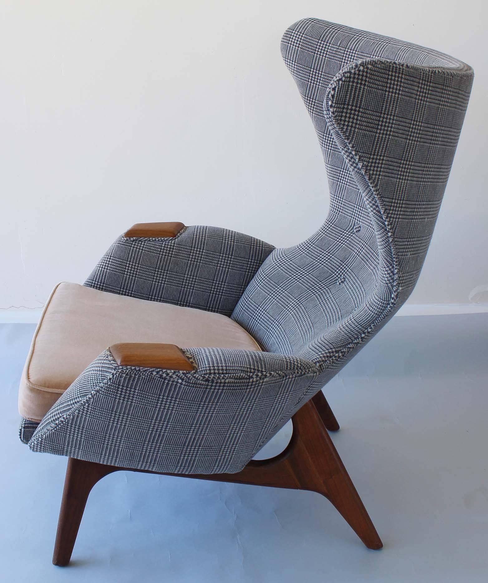 Adrian Pearsall Wing Armchair In Excellent Condition For Sale In Southampton, NY