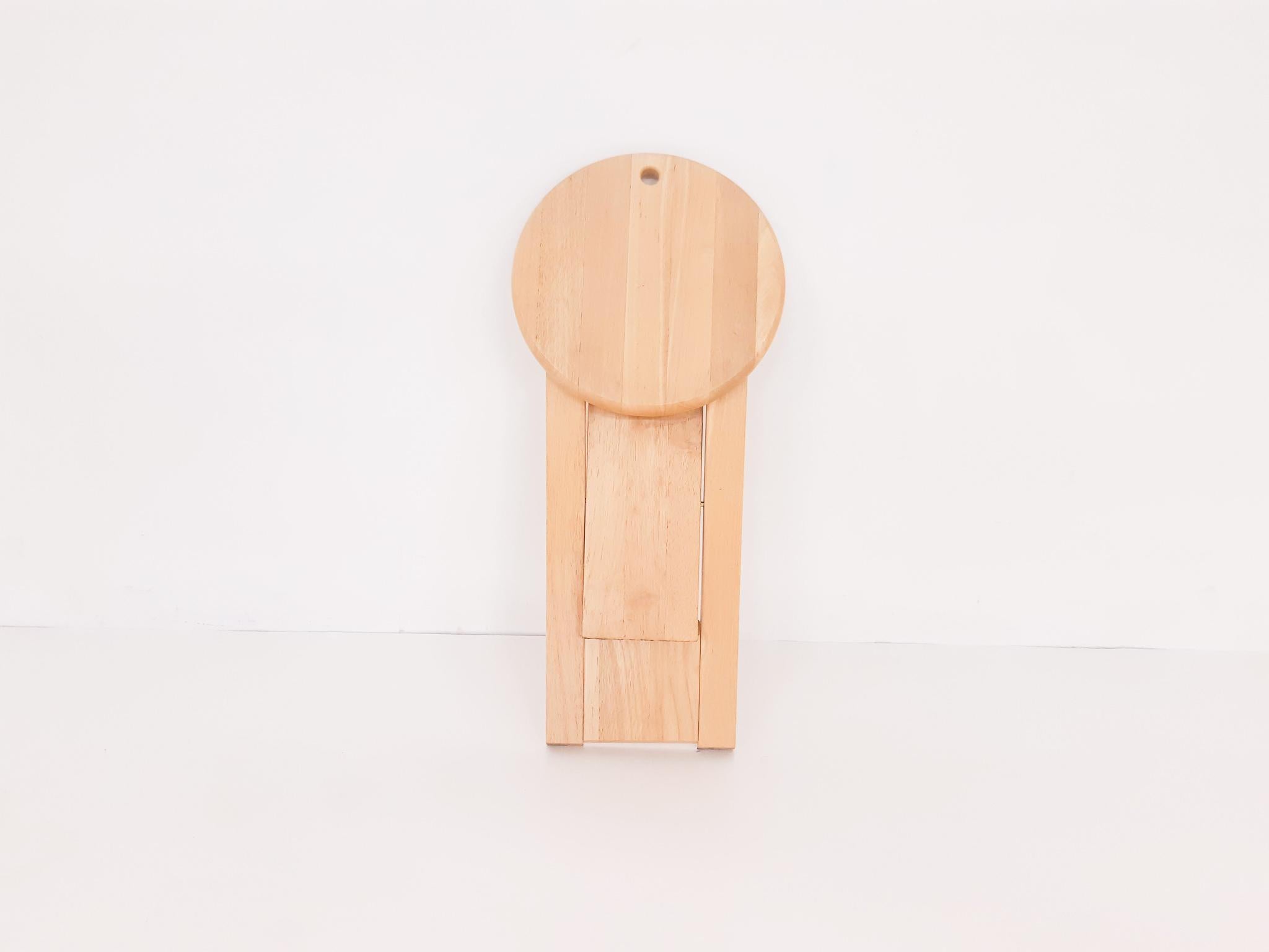 British Adrian Reed for Princes Design Works Blond 