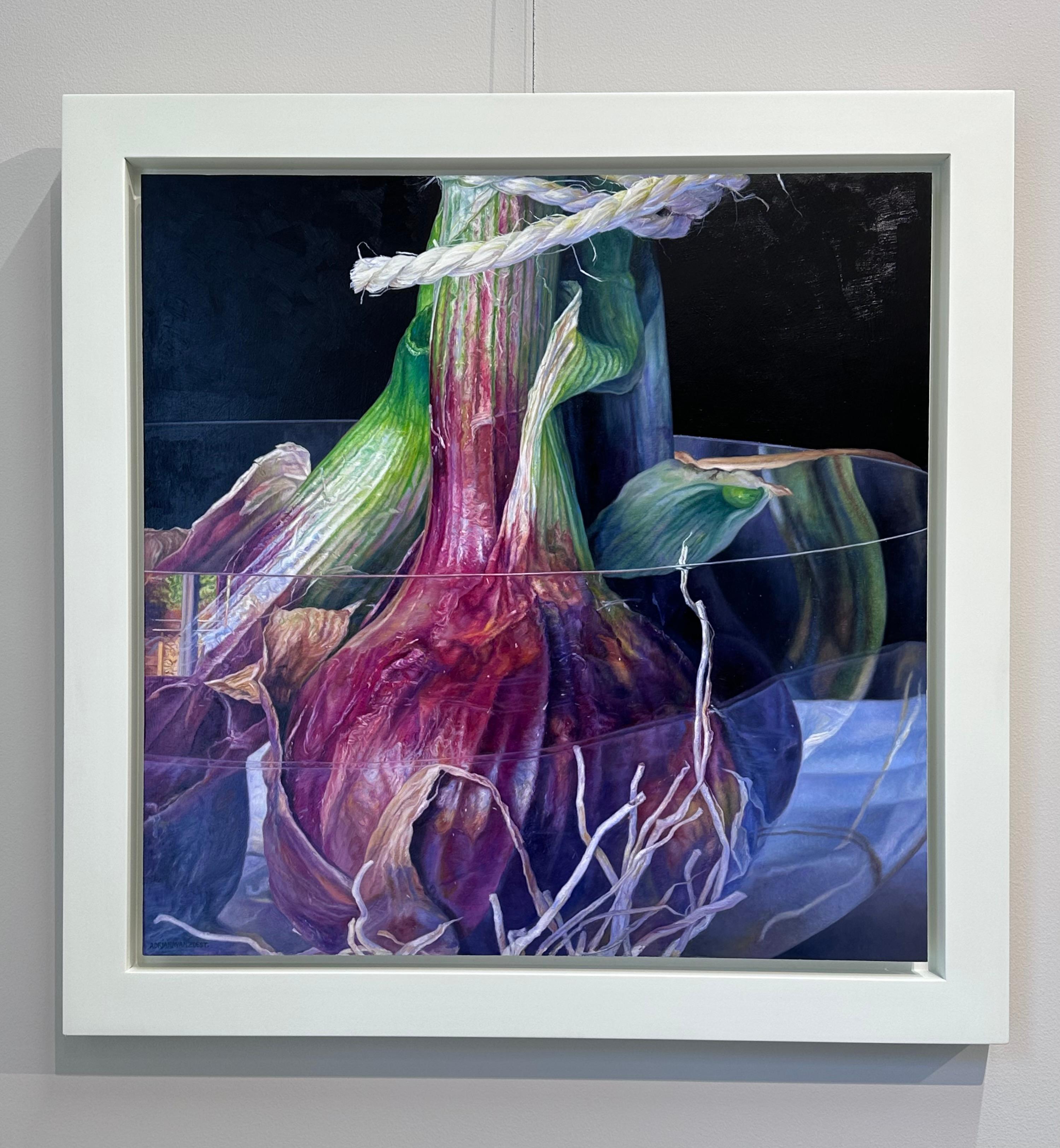 Cipolla rossa in una ciotola di vetro - 21° secolo  Pittura di nature morte contemporanea - Painting di Adriana van Zoest