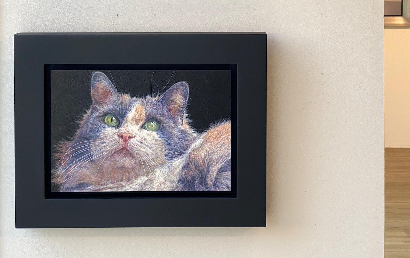 Belle peinture hollandaise contemporaine de portrait d'un chat, XXIe siècle - Noir Figurative Painting par Adriana van Zoest