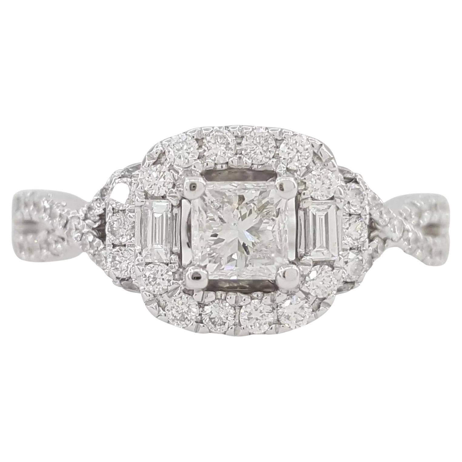 Adrianna Papell Anillo de compromiso de oro blanco de 14 quilates con halo princesa cruzado de 1 quilate