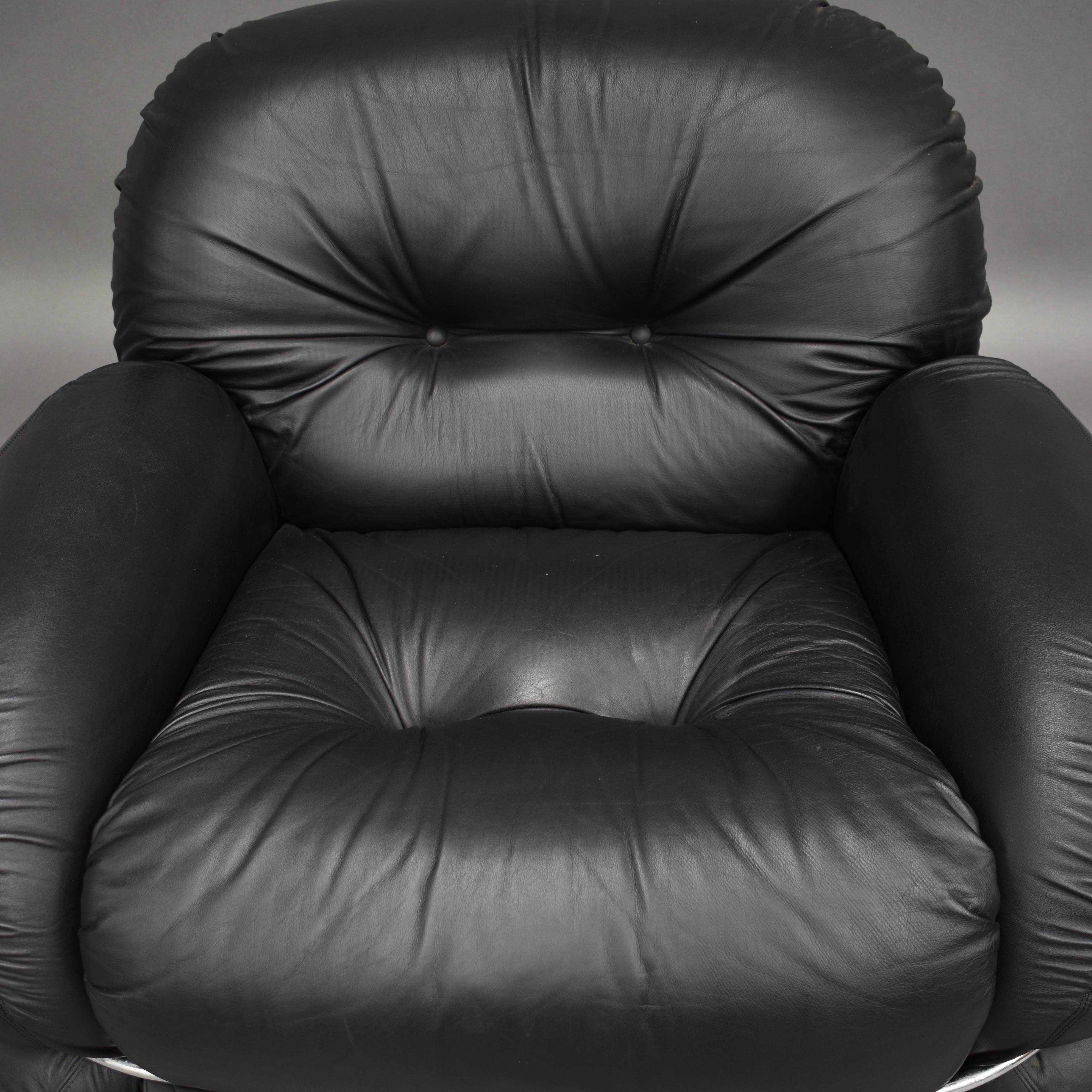 Adriano Piazzesi Black Leather Lounge Chair, Italy, circa 1970 6