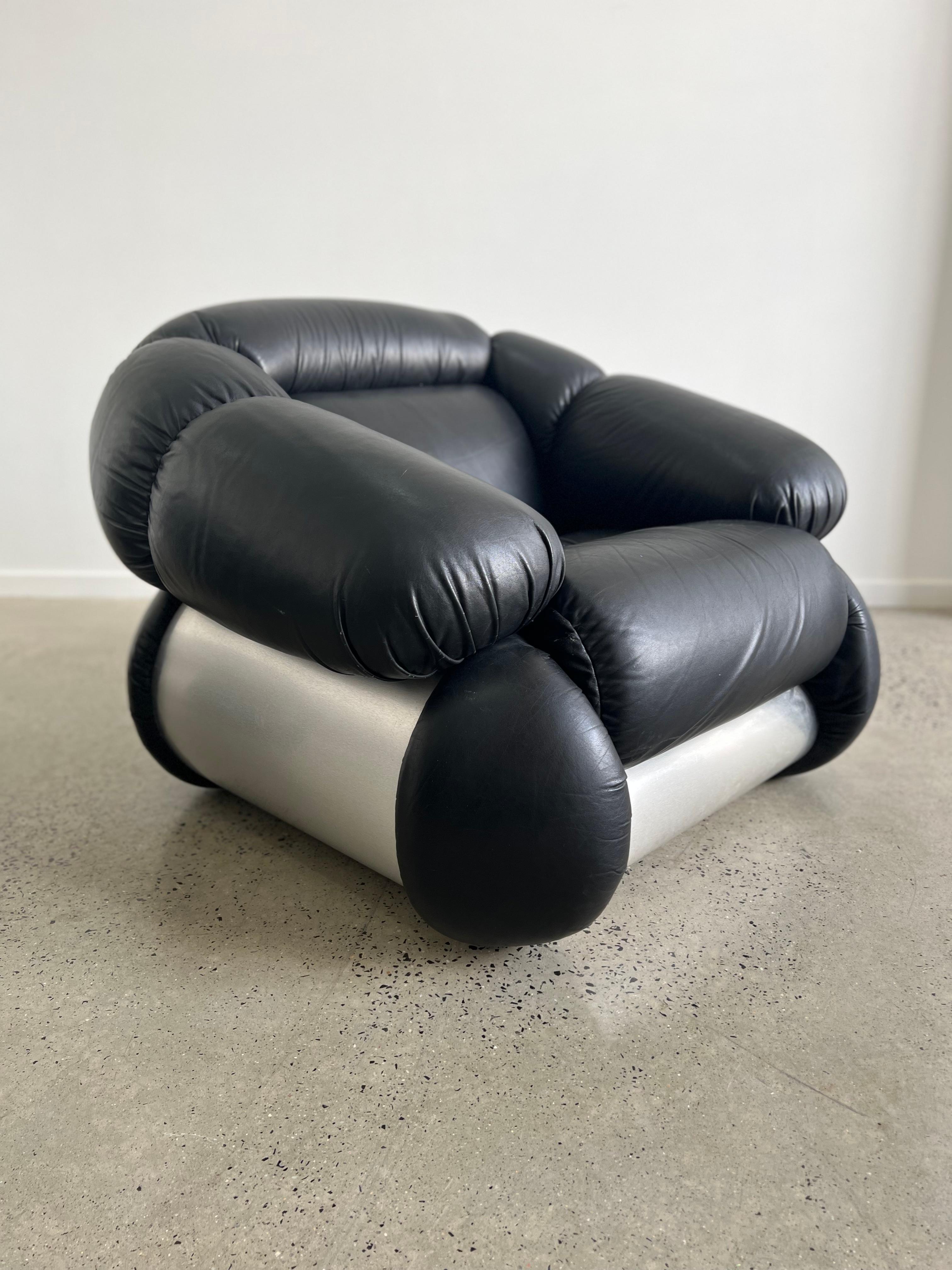 Adriano Piazzesi Black leather Sofa and Armchairs Set 4
