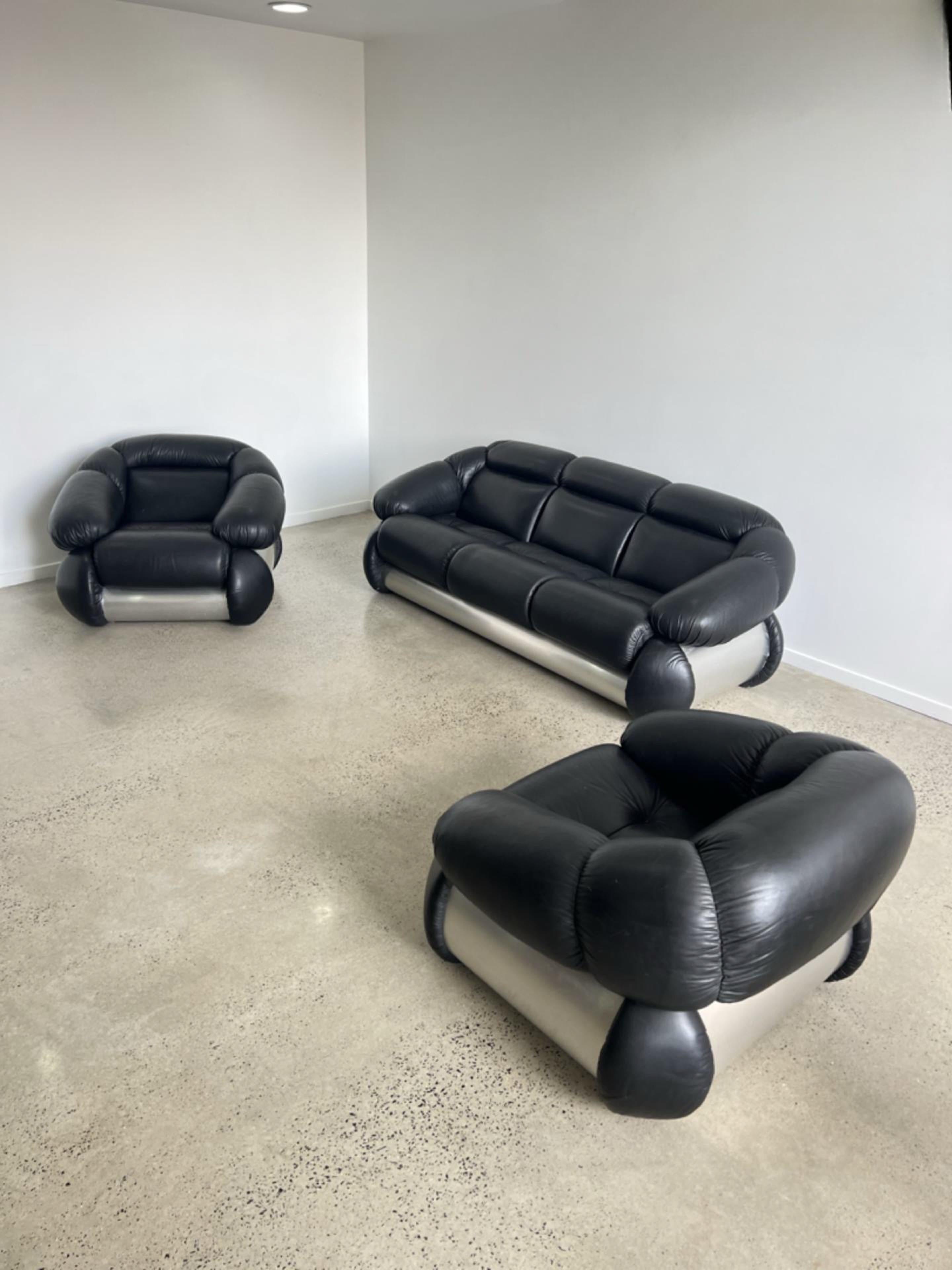 Adriano Piazzesi Black leather Sofa and Armchairs Set 8