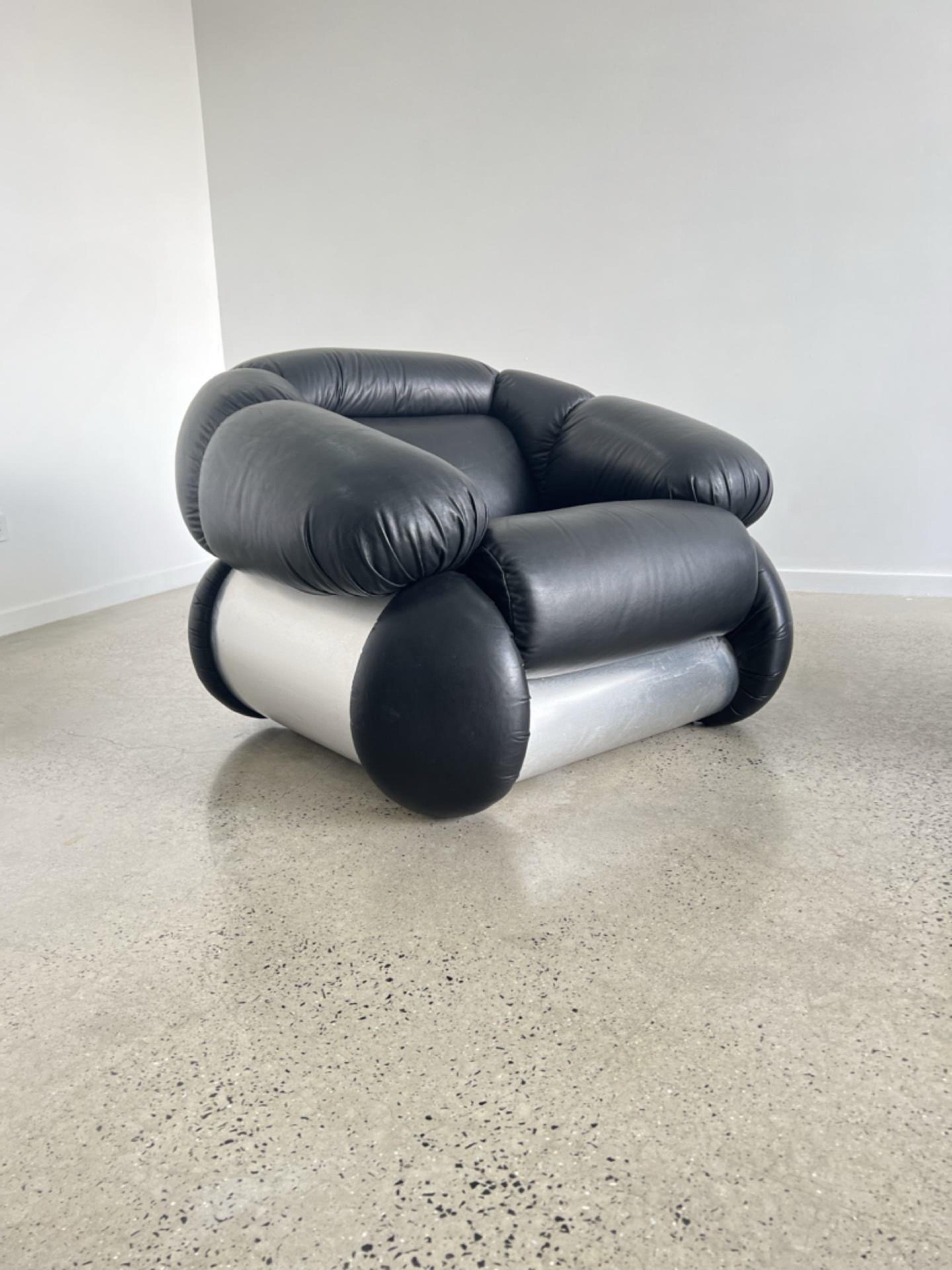 Adriano Piazzesi Black leather Sofa and Armchairs Set 11