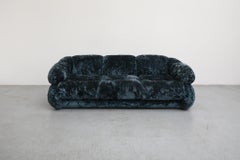Adriano Piazzesi Divano AGE, Velluto blu schiacciato, Italia anni '70