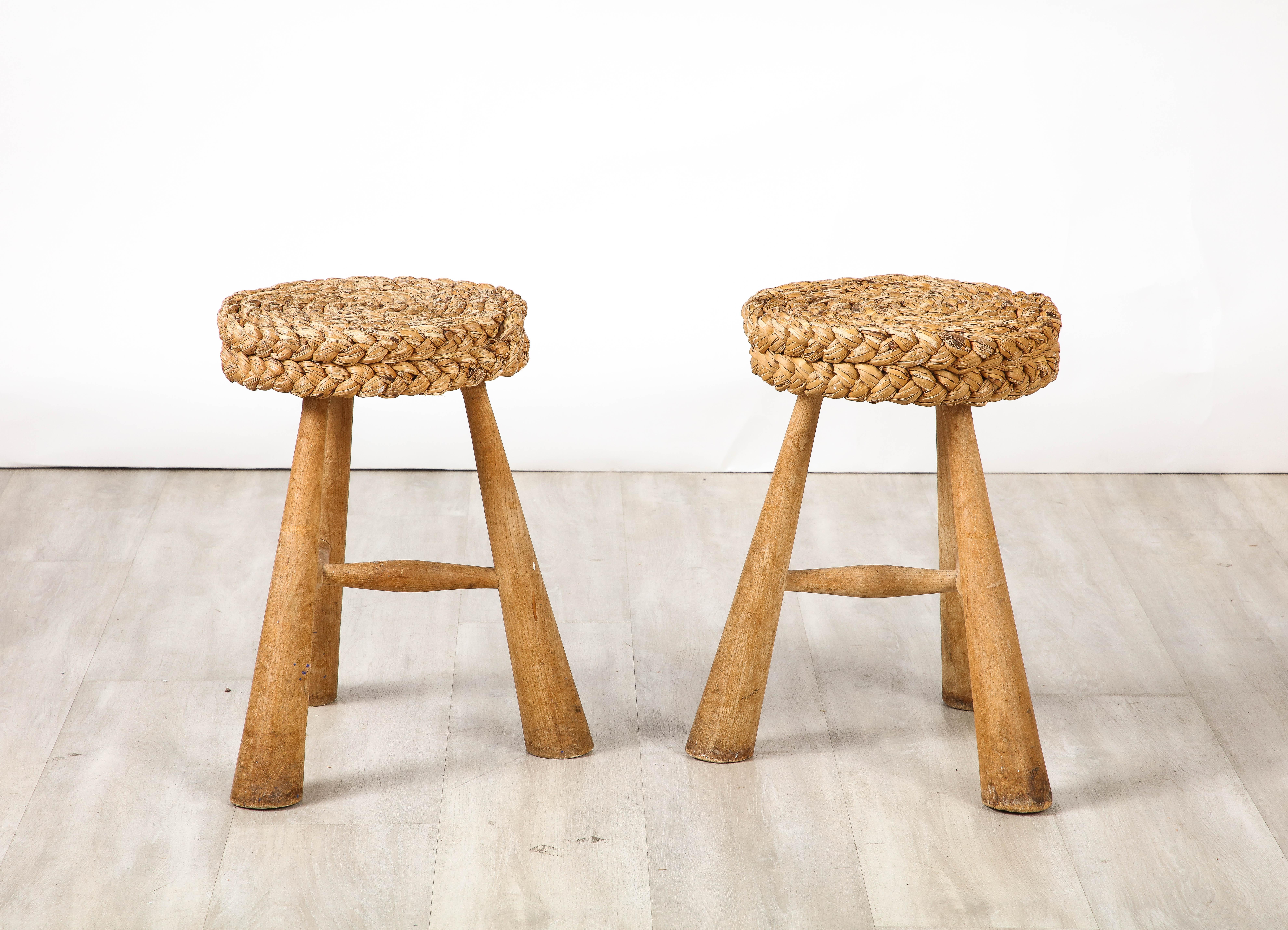 Adrien Audoux and Frida Minet Pair of Rush Stools with Tripod Legs, France, 1950 In Good Condition For Sale In New York, NY
