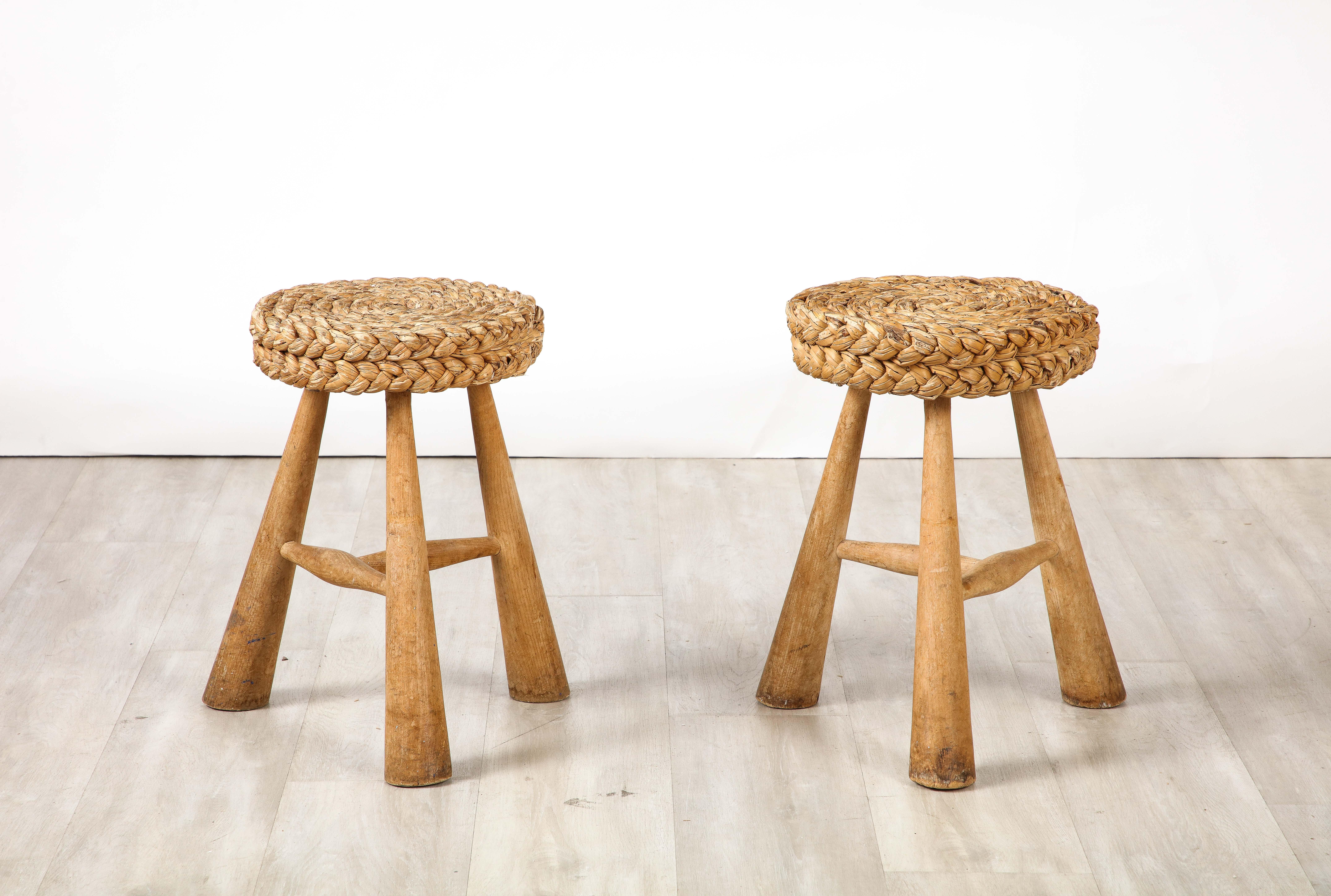 Mid-20th Century Adrien Audoux and Frida Minet Pair of Rush Stools with Tripod Legs, France, 1950 For Sale