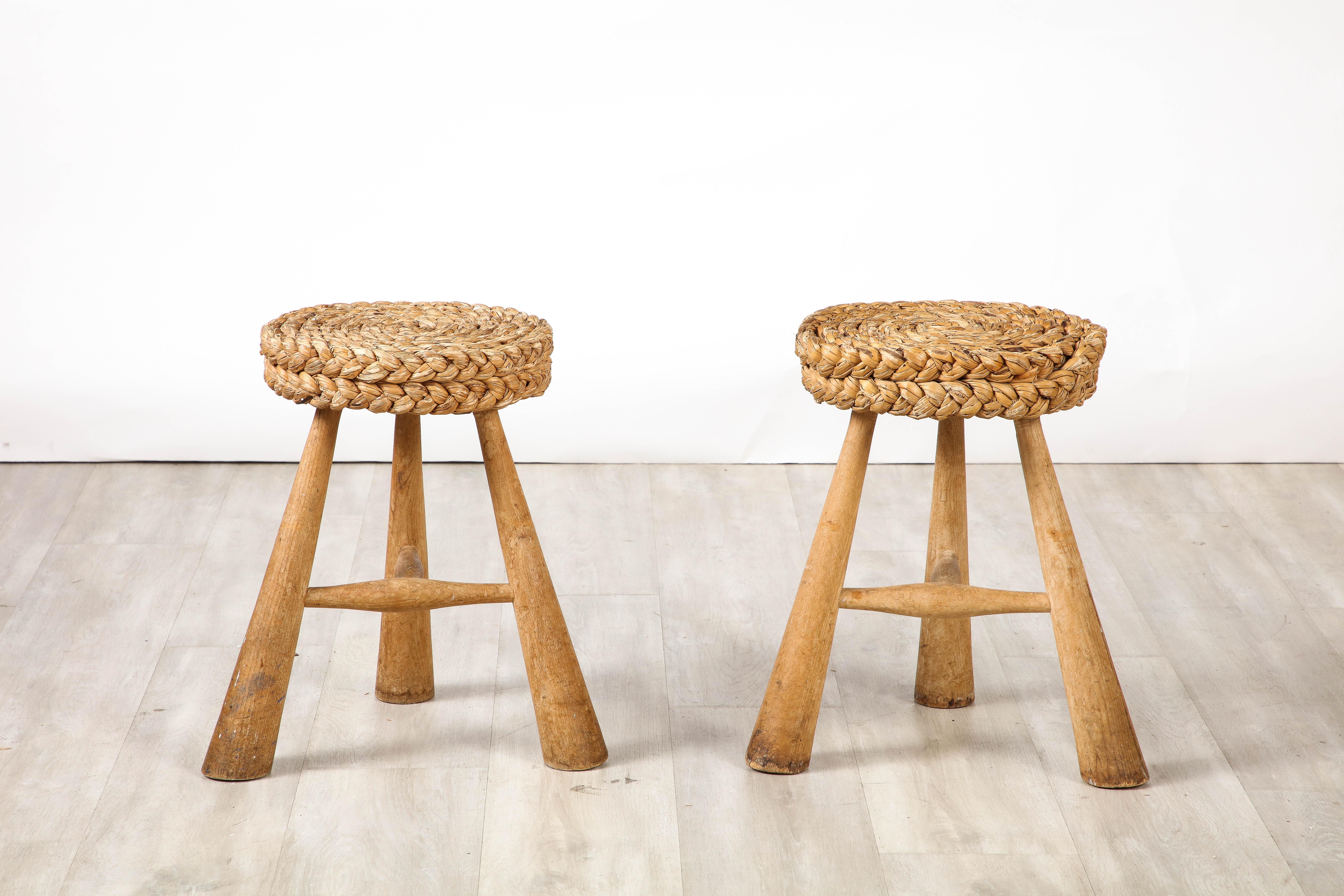 Adrien Audoux and Frida Minet Pair of Rush Stools with Tripod Legs, France, 1950 For Sale 1