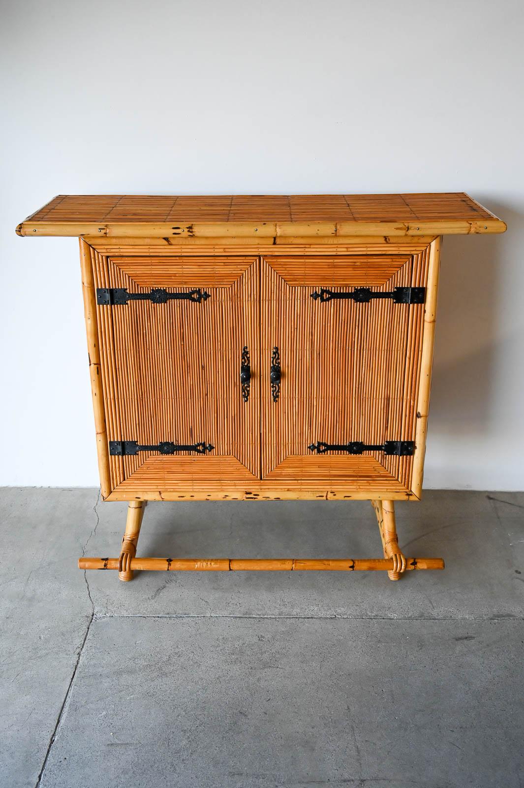 Mid-Century Modern Bar ou serveur en bambou fendu Adrien Audoux et Frida Minet, vers 1950 en vente