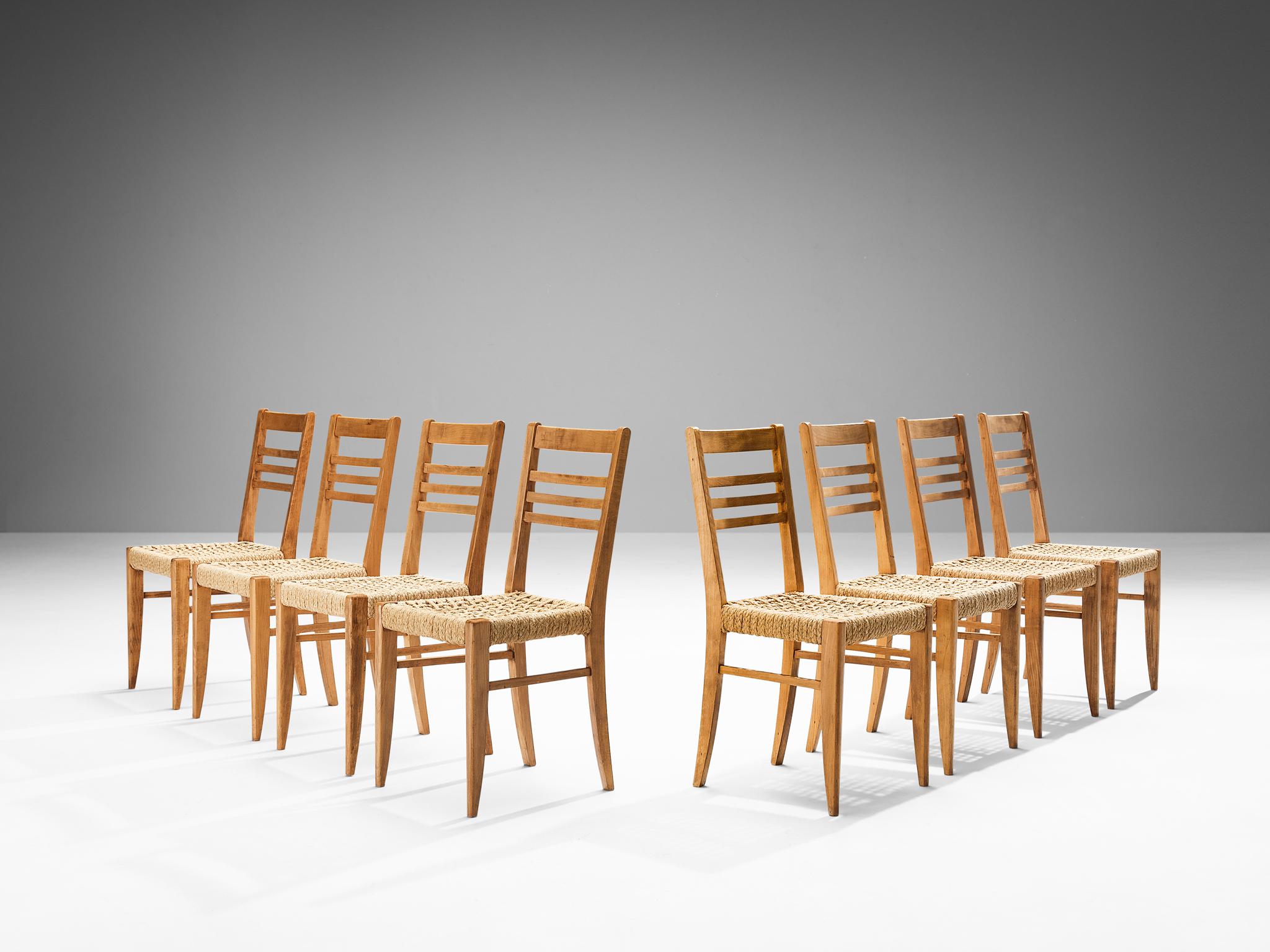 Français Adrien Audoux & Frida Minet - Ensemble de huit chaises de salle à manger à ourlet tressé  en vente