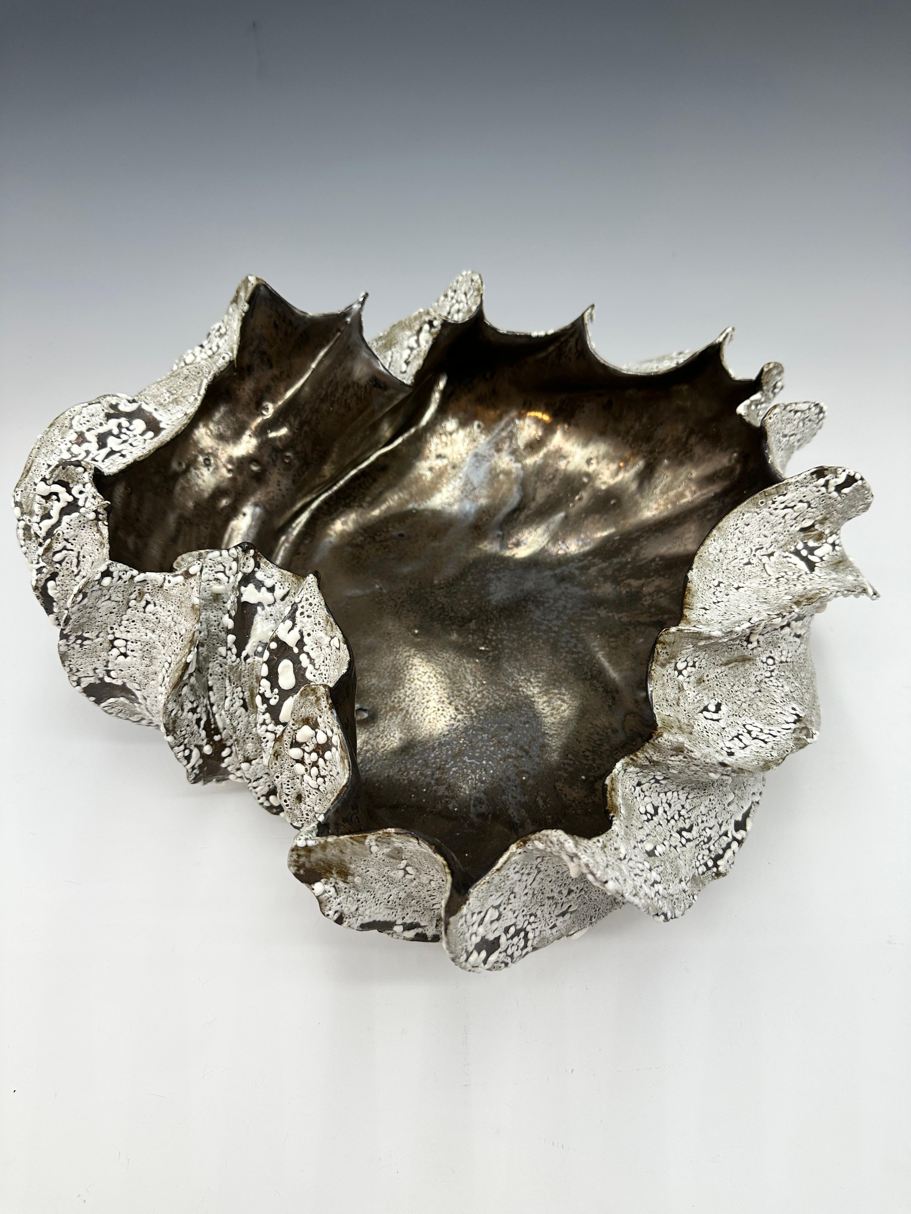 Organische geriffelte Keramikschale Skulptur im Angebot 2