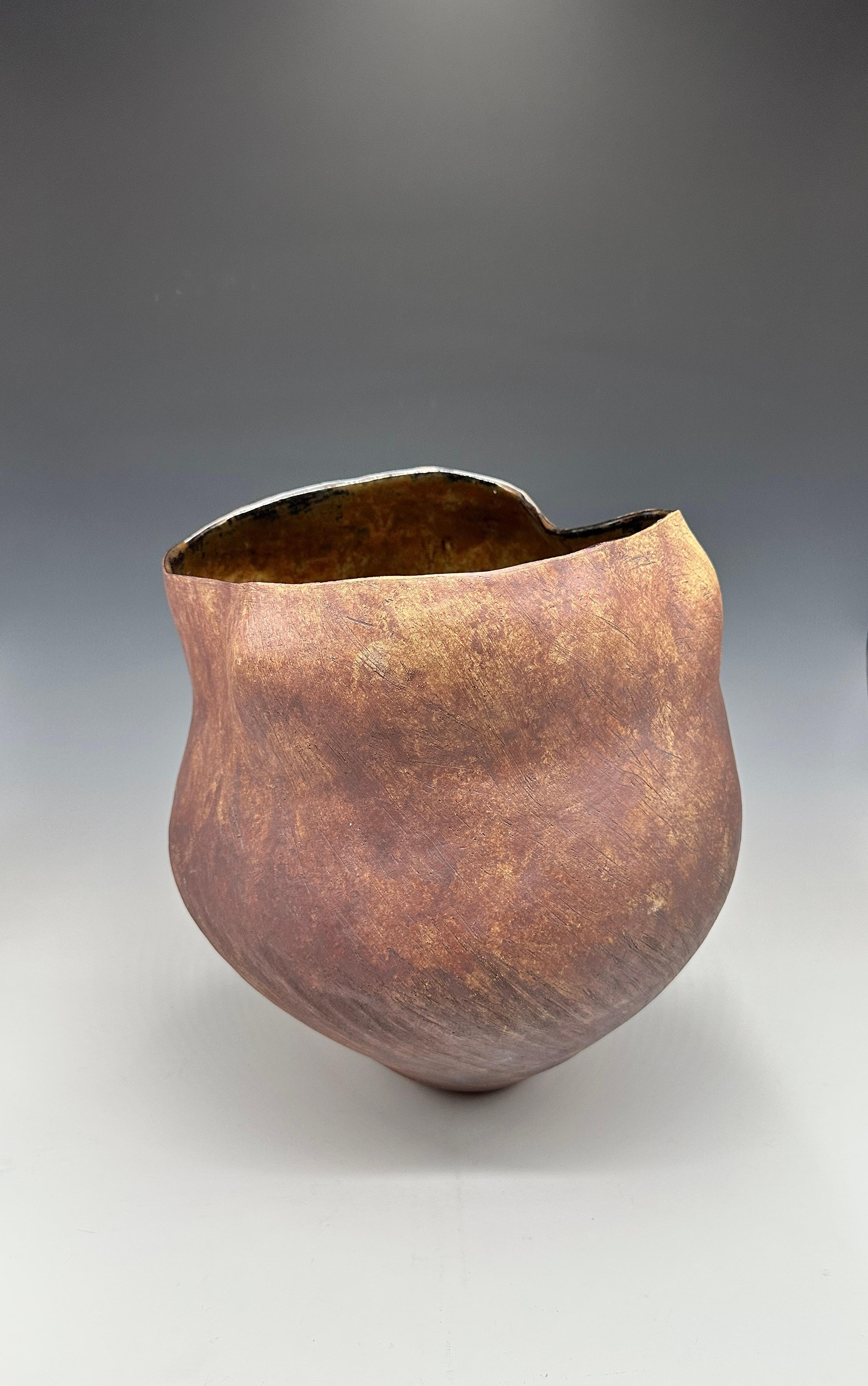 Rust Color Stoneware Ceramic Vessel Sculpture - Still-Life Sculpture Grigio di Adrienne Fierman
