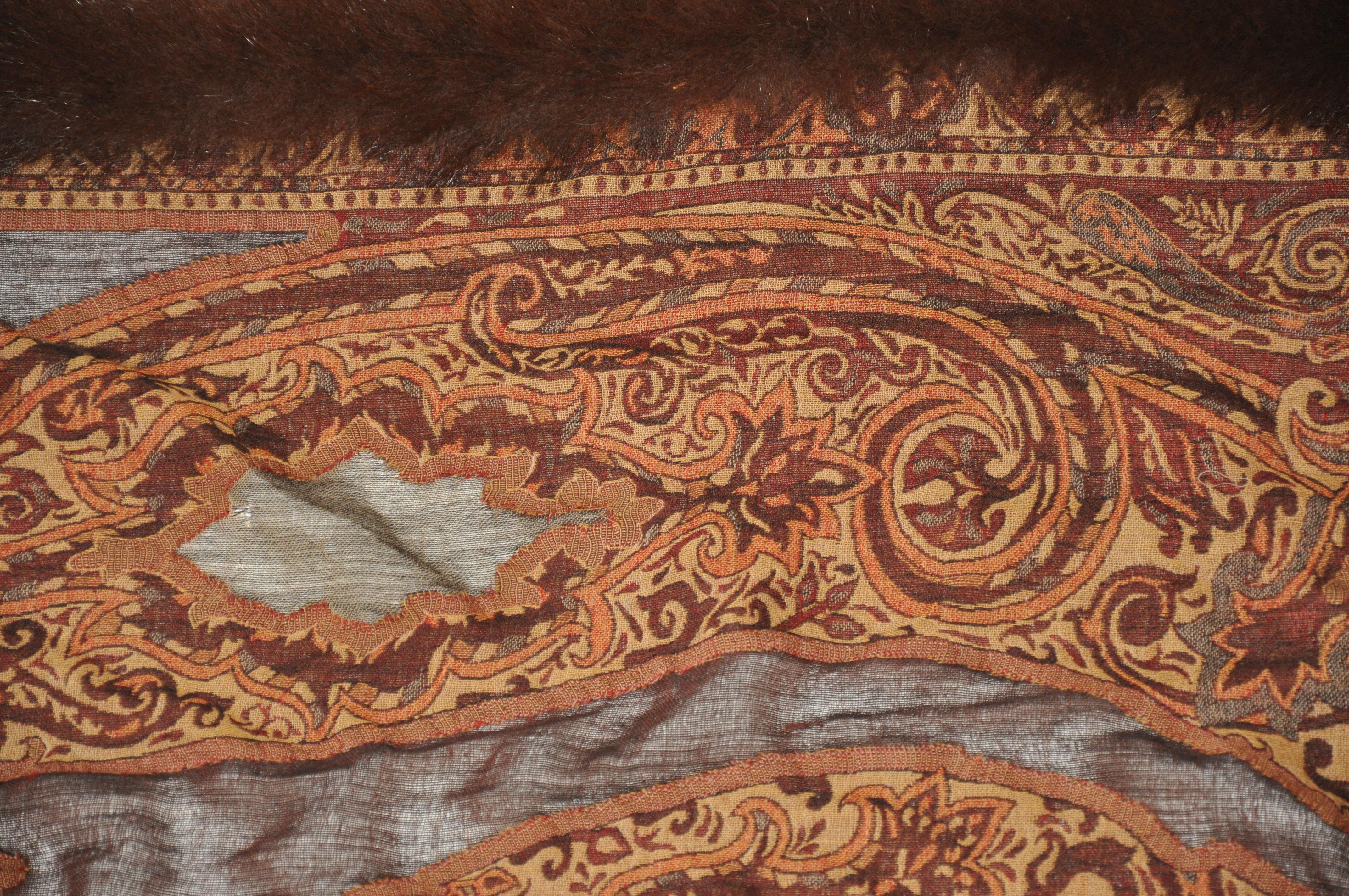 Adrienne Landau Luxurious Lightweight Wool Tapestry with Brown Fox Trim Shawl For Sale 6