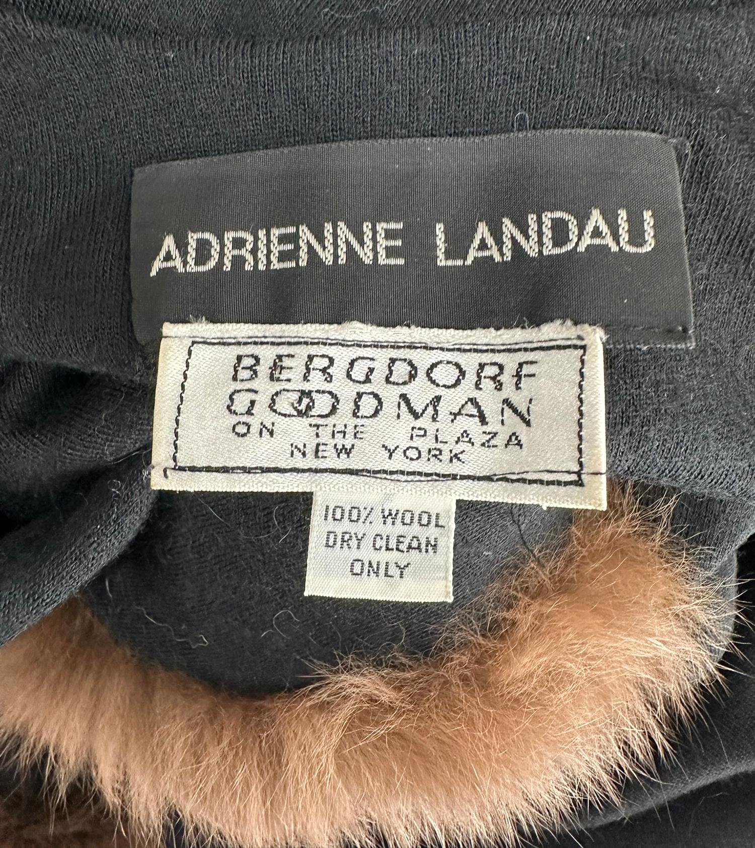 Adrienne Landau, cape/châle en maille de laine noire bordée de zibeline des années 1990 en vente 10