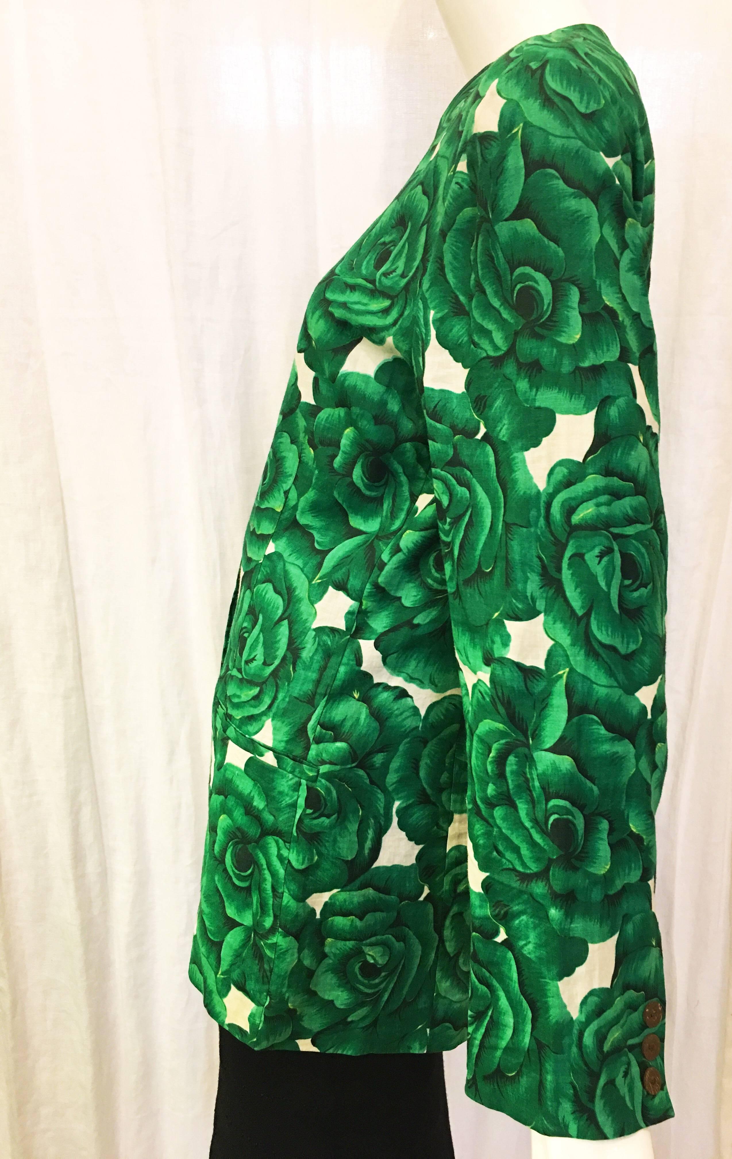Adrienne Vittadini Green Floral Short Sleeve Jacket In Excellent Condition For Sale In Brooklyn, NY